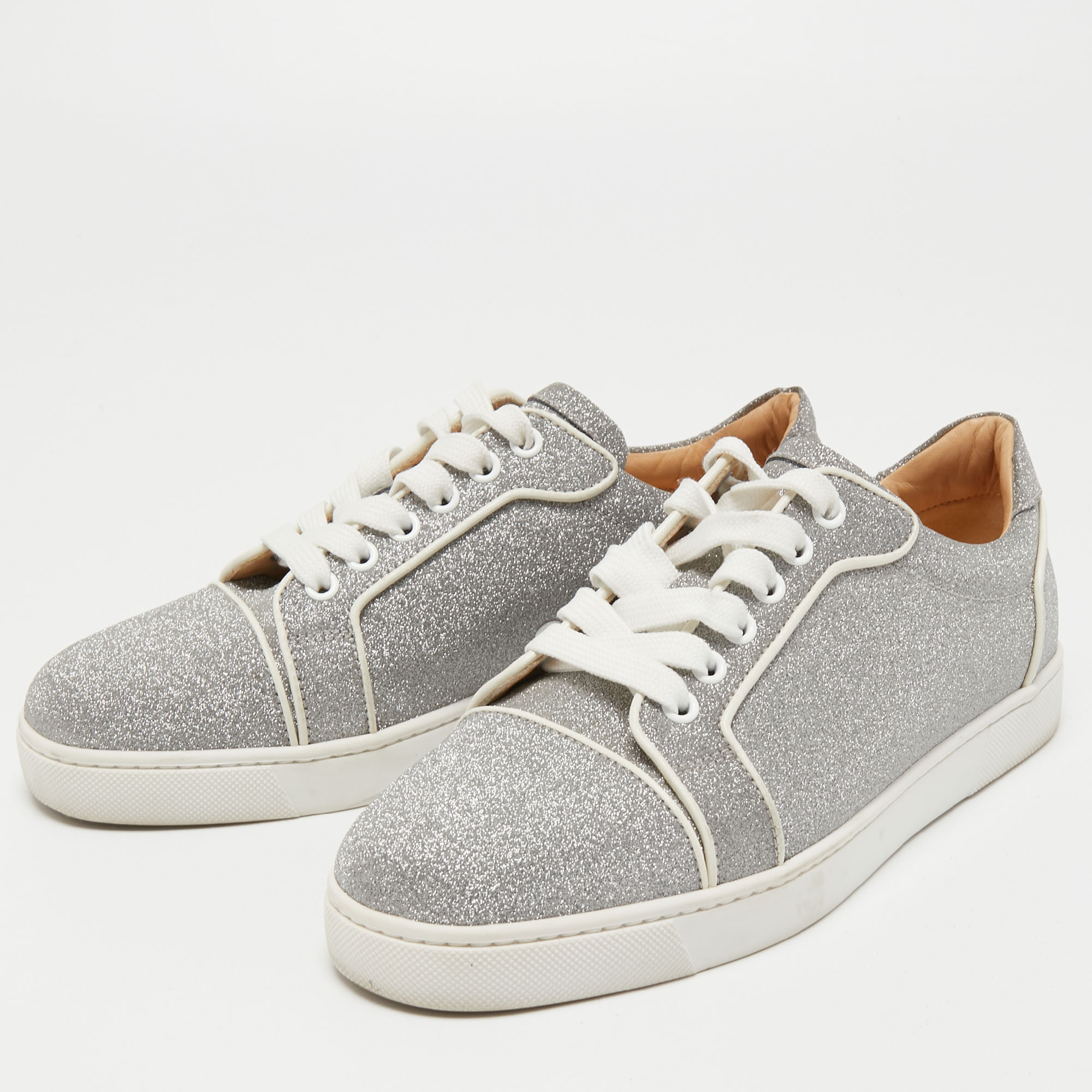 

Christian Louboutin Silver Glitter Low Top Sneakers Size