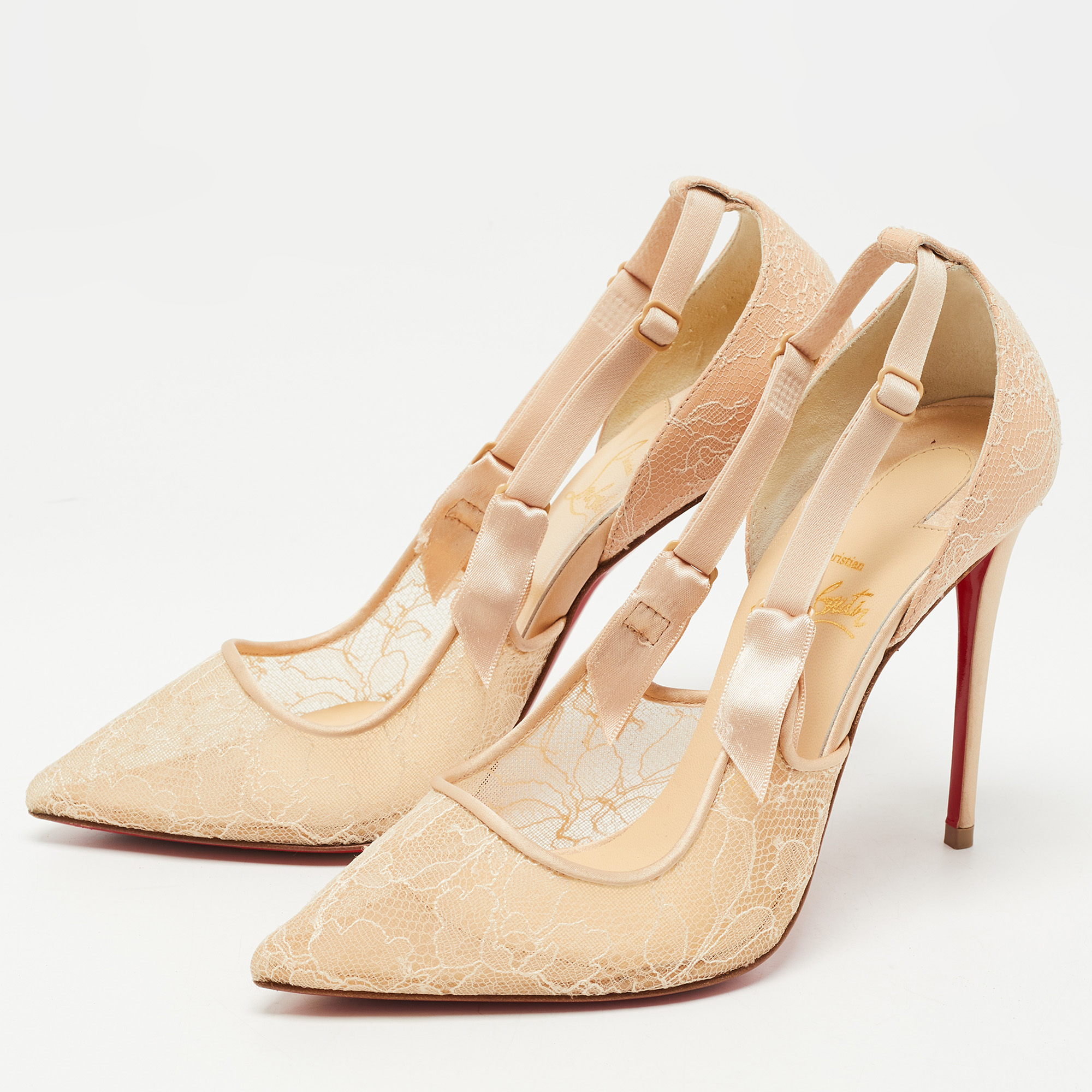 

Christian Louboutin Beige Lace Hot Jeanbi Pumps Size