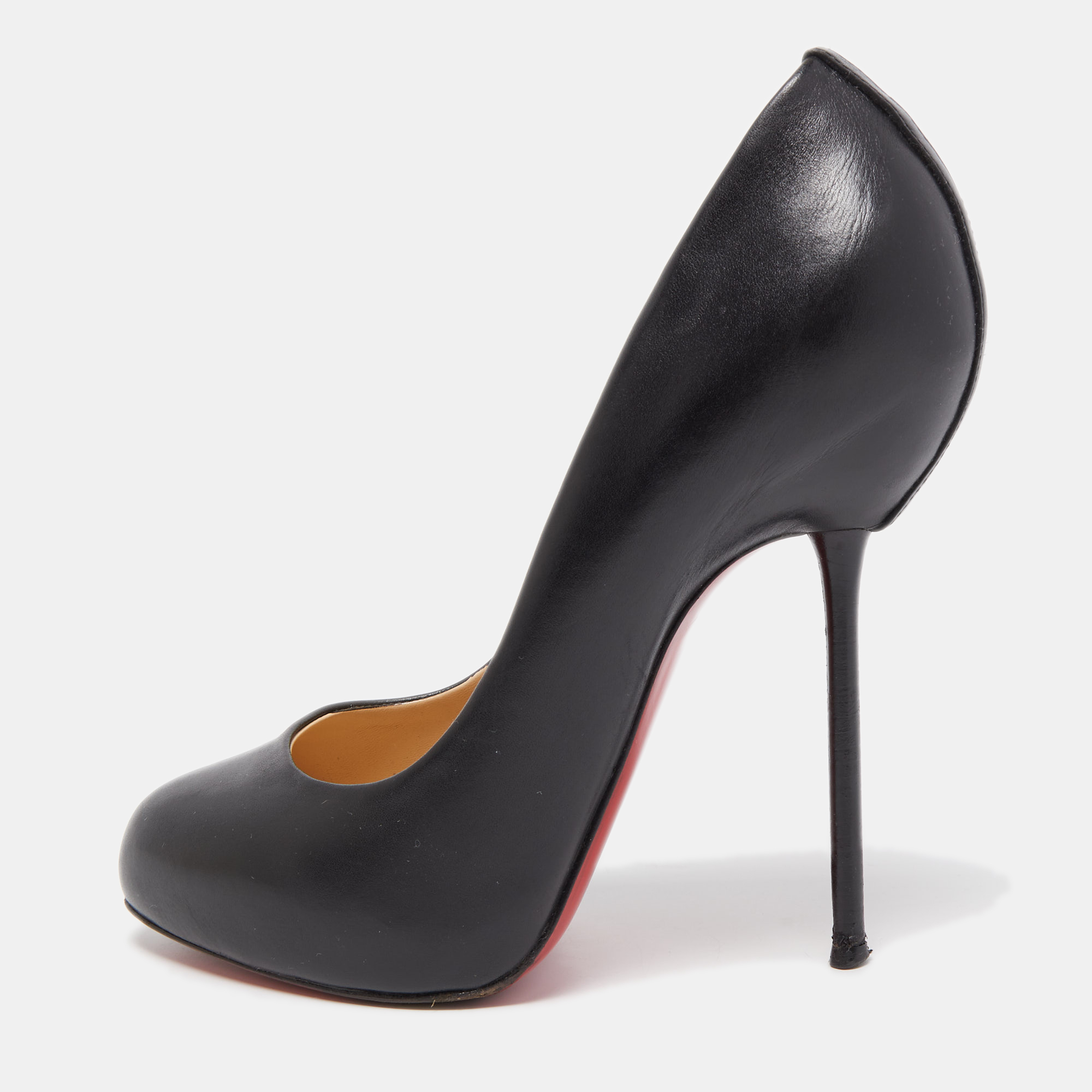 Exhibit an elegant style with this pair of pumps. These branded shoes for women are crafted from quality materials. They are set on durable soles and sleek heels.