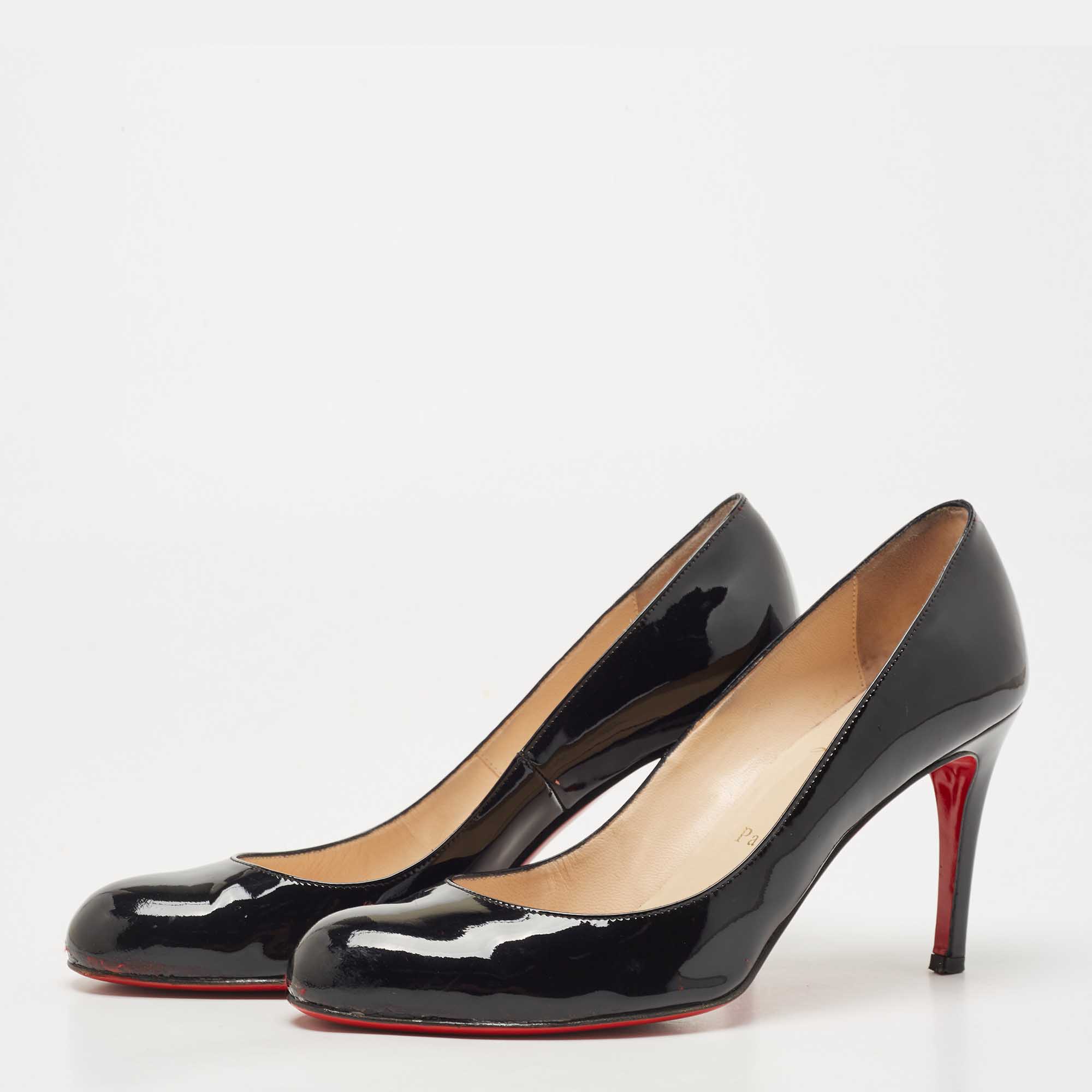 

Christian Louboutin Black Patent Leather Simple Round Toe Pumps Size