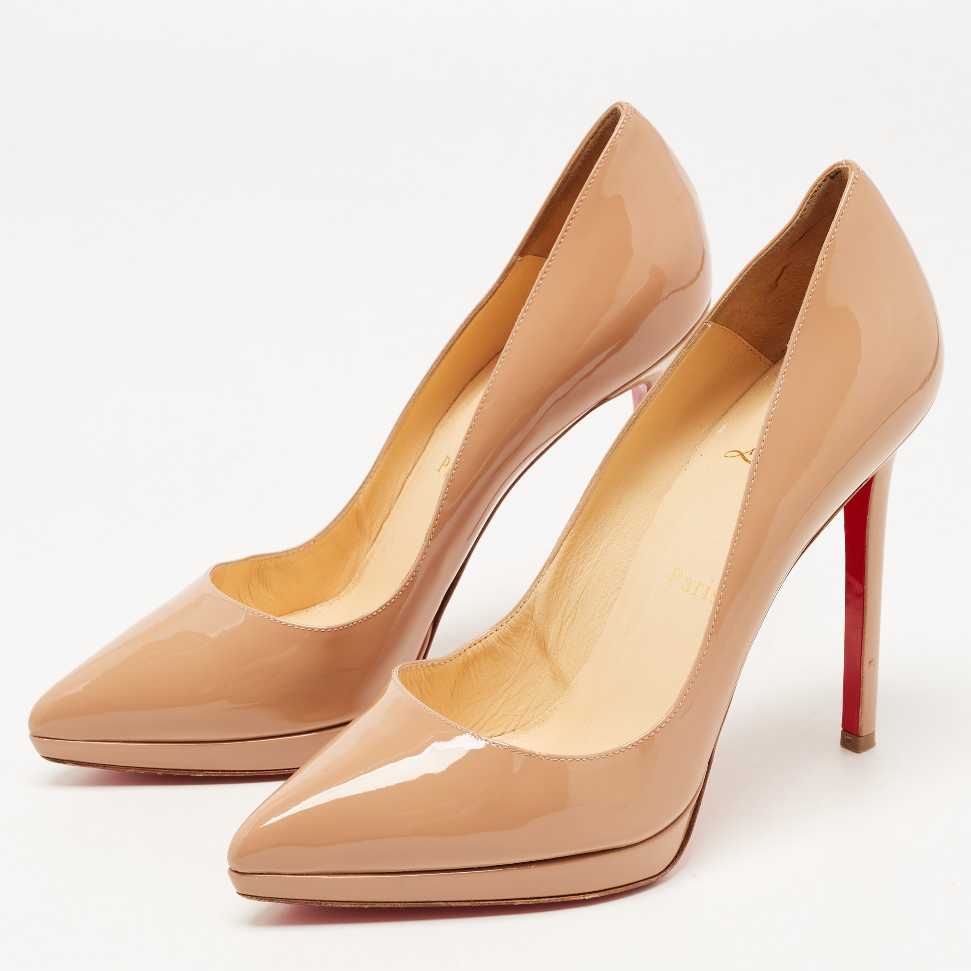 

Christian Louboutin Beige Patent Leather Pigalle Plato Pointed Toe Pumps Size