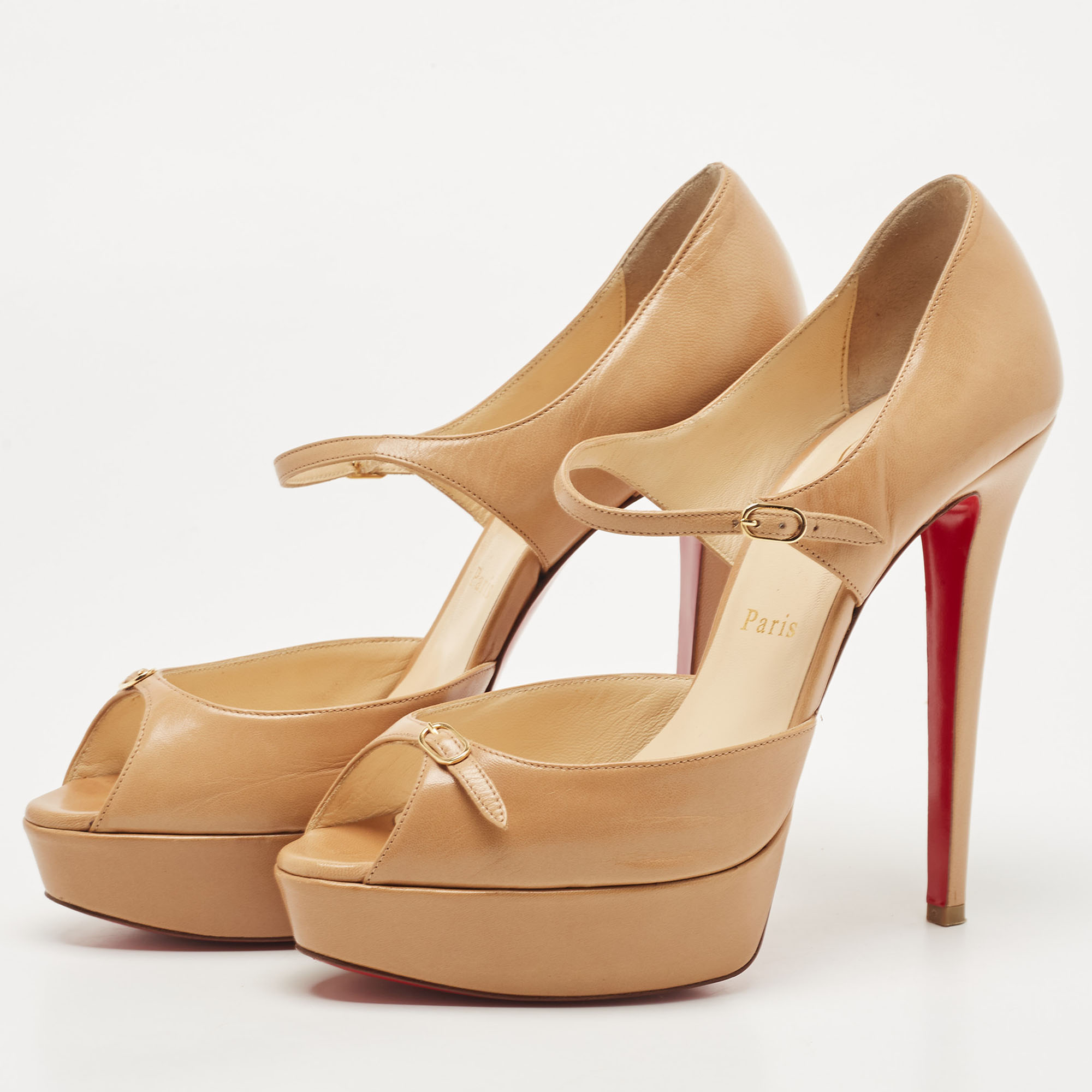 

Christian Louboutin Beige Leather Top Gamine Sandals Size