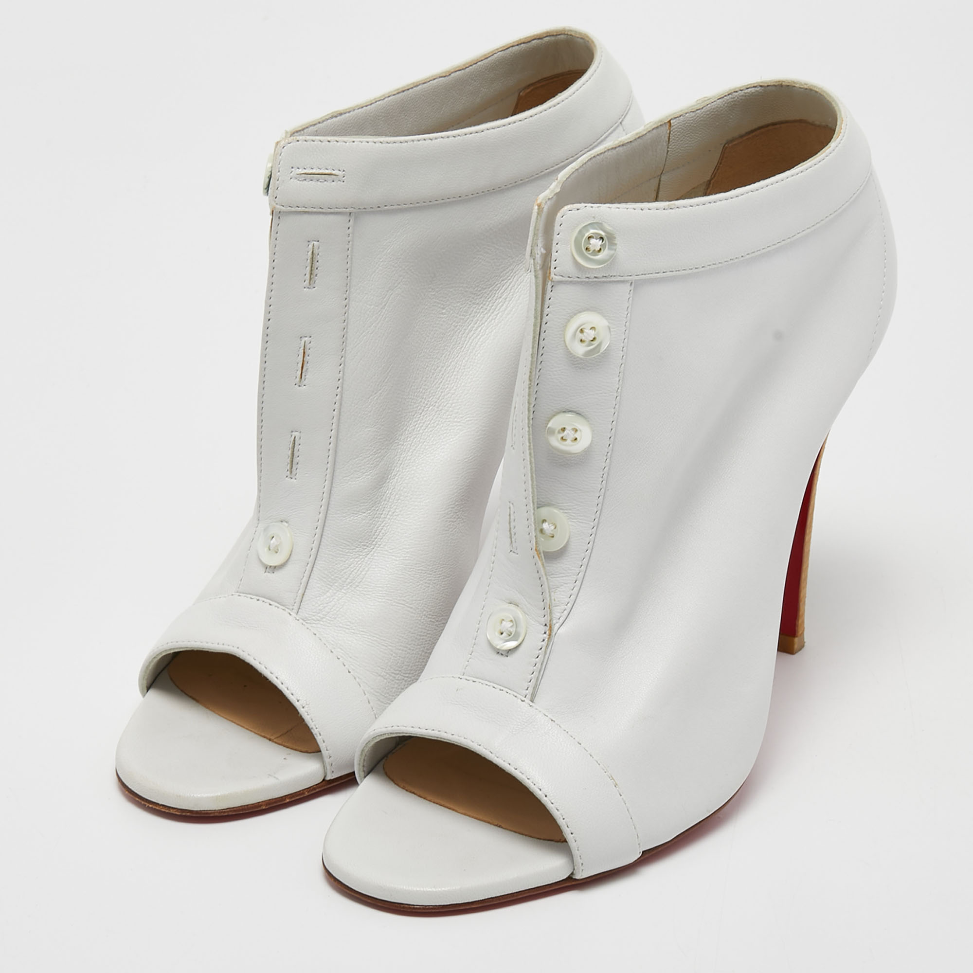 

Christian Louboutin White Leather Maotic Boots Size