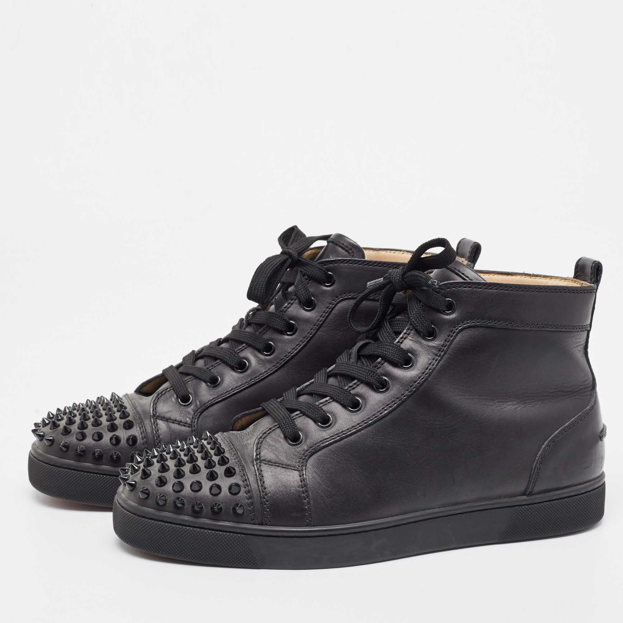 

Christian Louboutin Black Leather Lou Spikes Sneakers Size