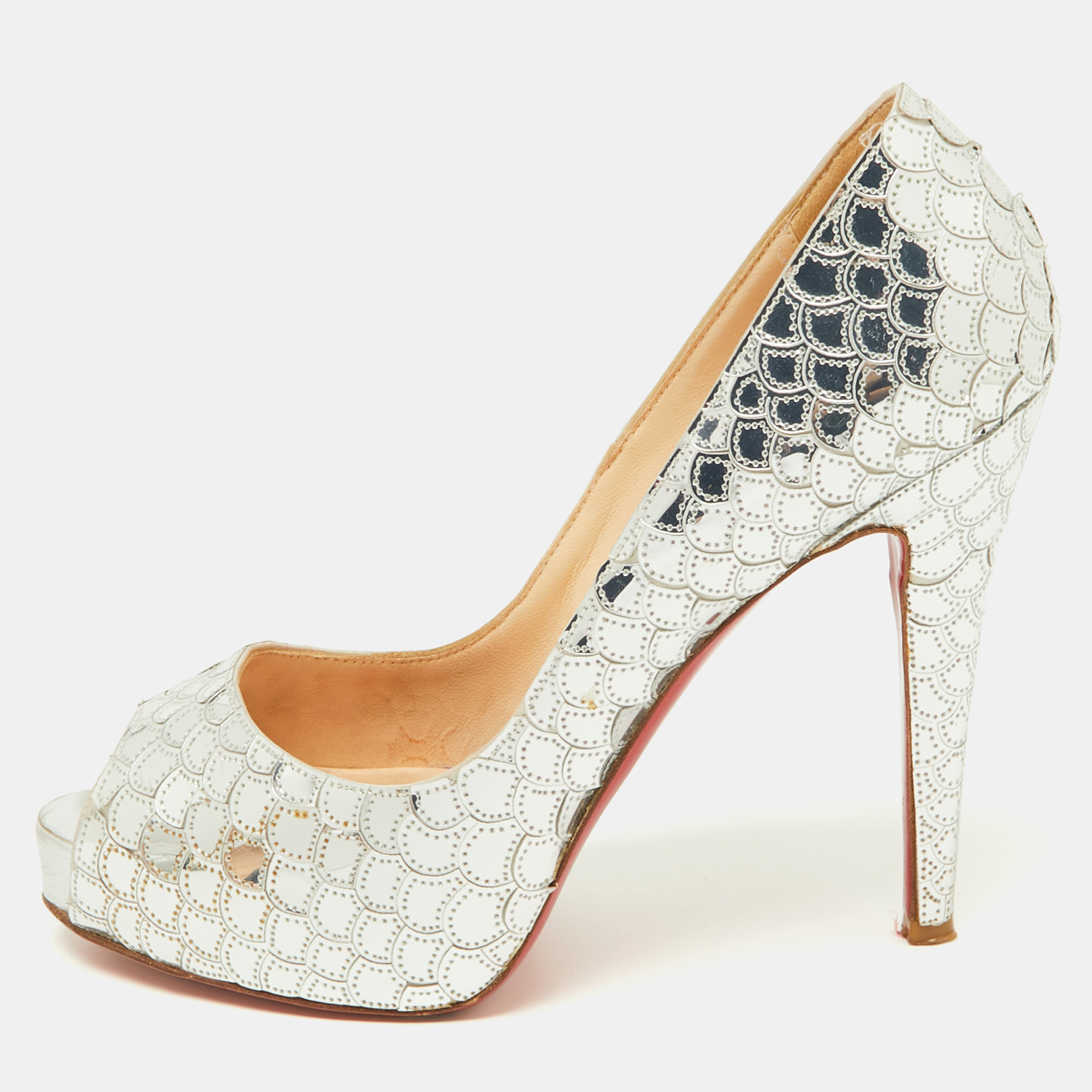 

Christian Louboutin Silver Scaled Sequins and Leather Poseidon Pumps Size