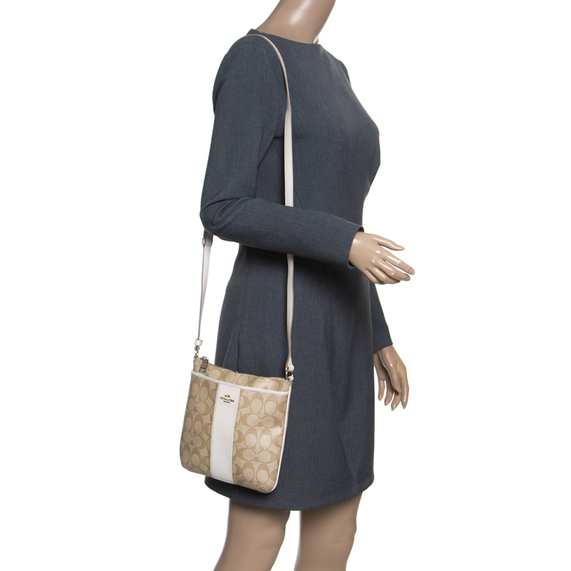 Pre Owned Coach Beige/White Signature Canvas and Leather Crossbody Bag