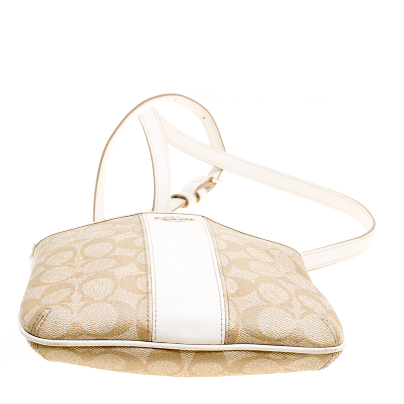 Pre Owned Coach Beige/White Signature Canvas and Leather Crossbody Bag