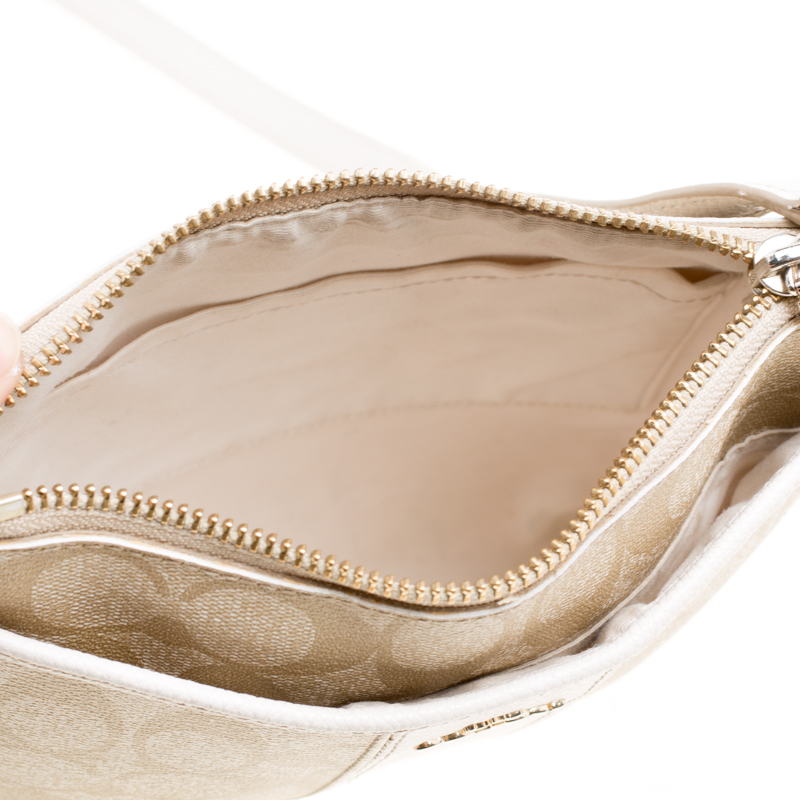 Pre Owned Coach Beige/White Signature Canvas and Leather Crossbody Bag