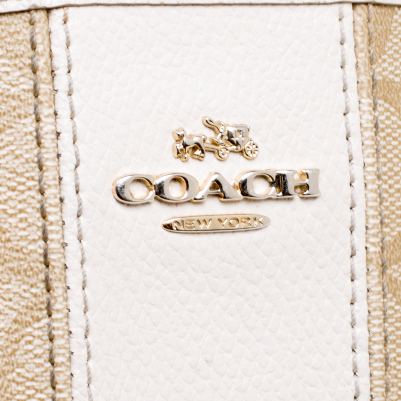 Pre Owned Coach Beige/White Signature Canvas and Leather Crossbody Bag