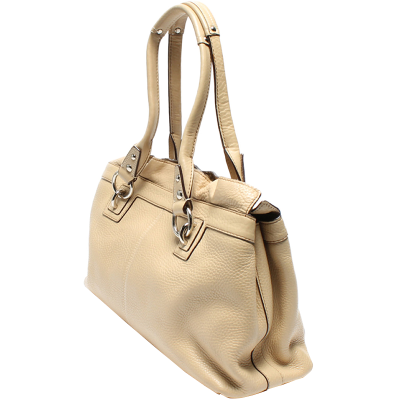 

Coach Beige Leather Shoulder Bag