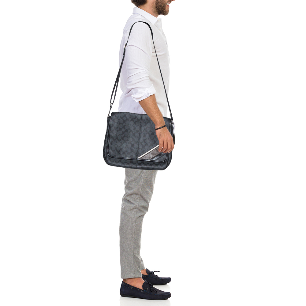 

Coach Black/Grey Coated Canvas and Leather Messenger Bag