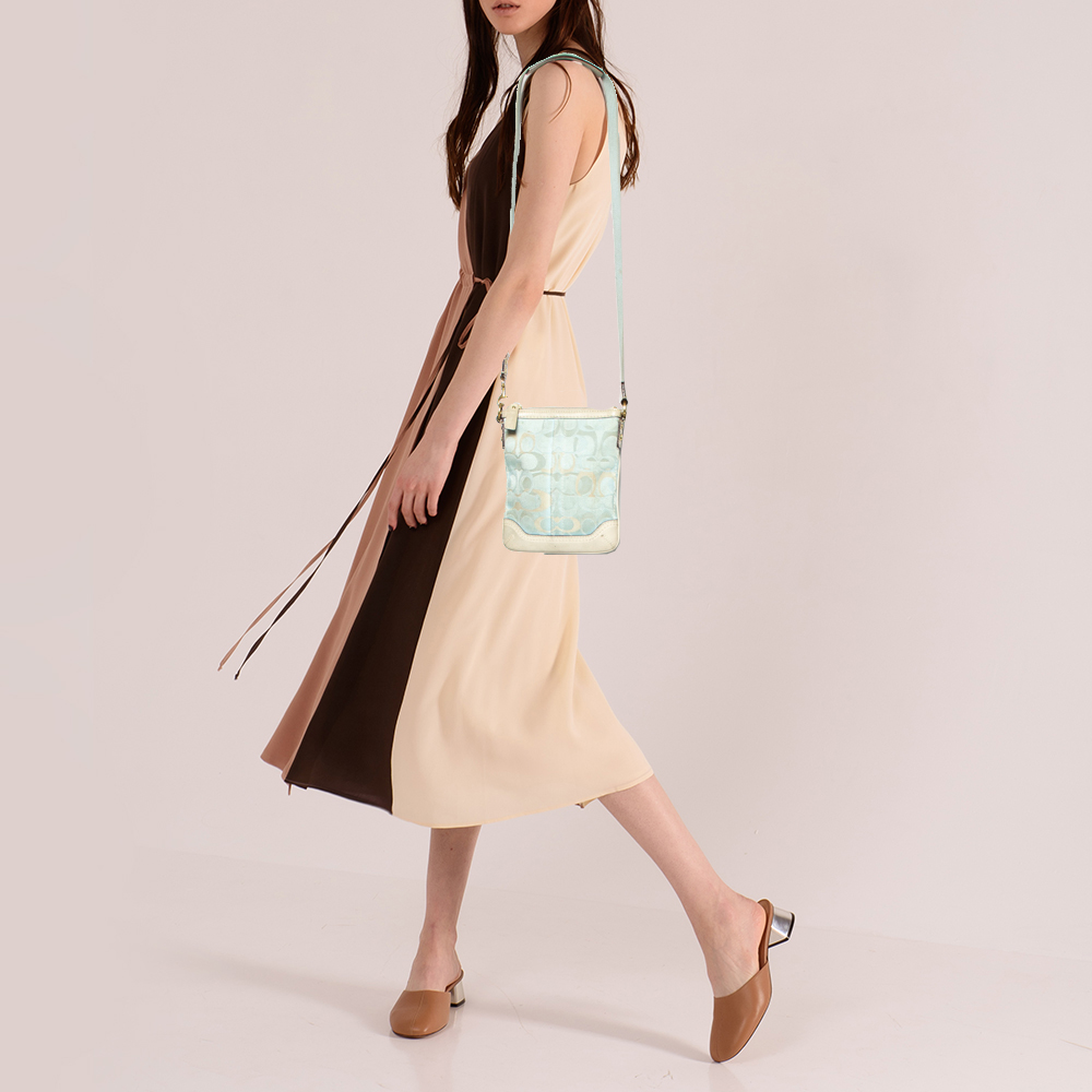 

Coach Blue/White Signature Canvas and Leather Crossbody Bag