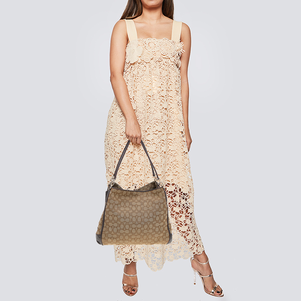 

Coach Beige/Brown Signature Canvas And Leather Carlyle Shoulder Bag