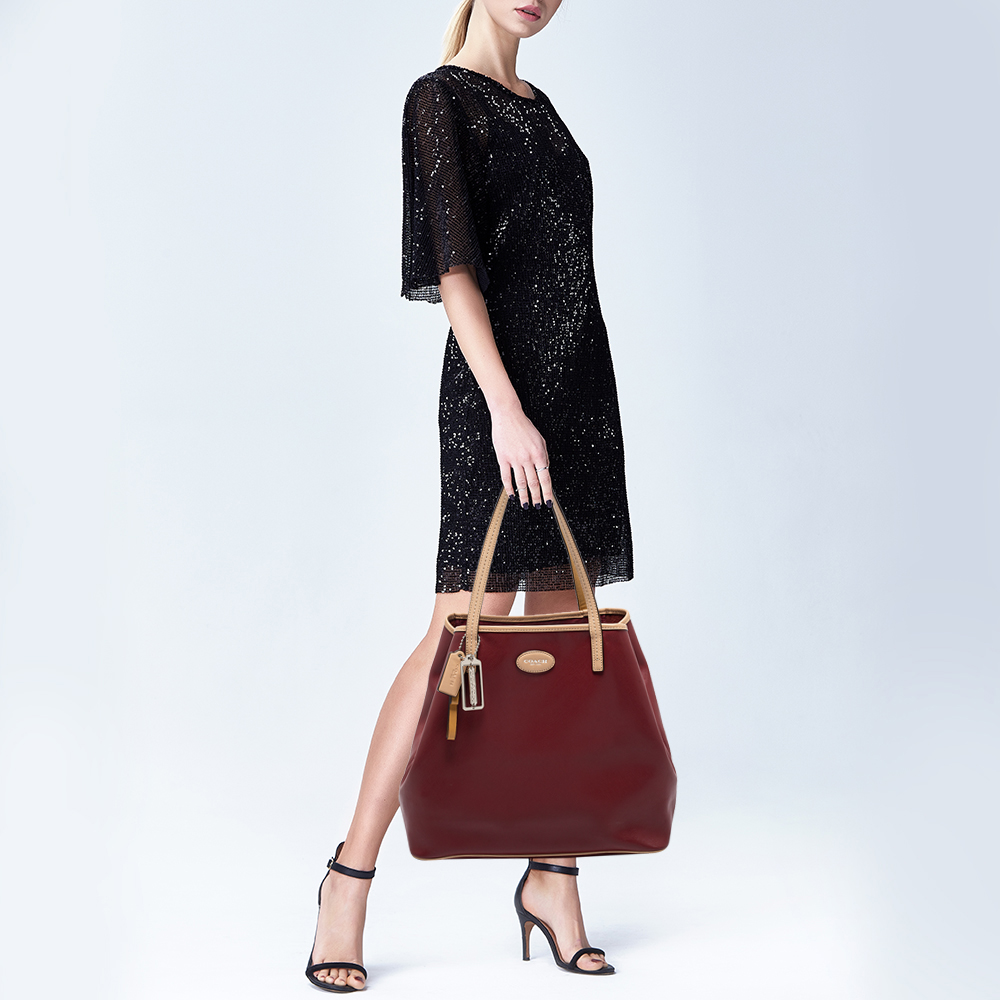

Coach Burgundy/Beige Leather Tote