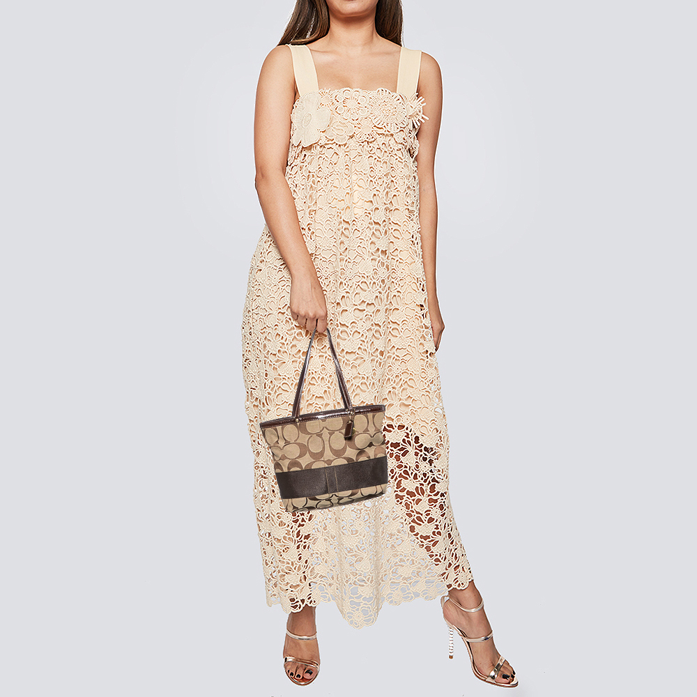 

Coach Beige/Brown Signature Canvas and Fabric Tote
