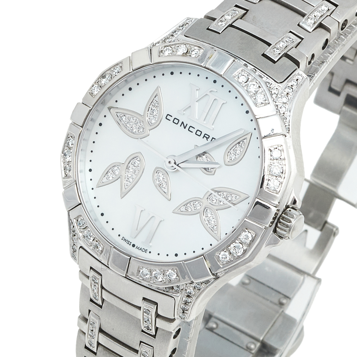 

Concord Mother of Pearl Flower Stainless Steel Diamond Saratoga, White