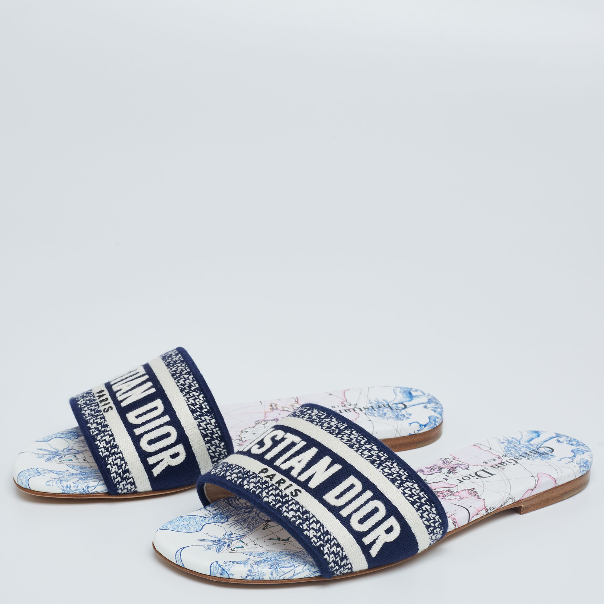 

Dior Multicolor Canvas Logo Embroidered D-Way Flat Slides Size