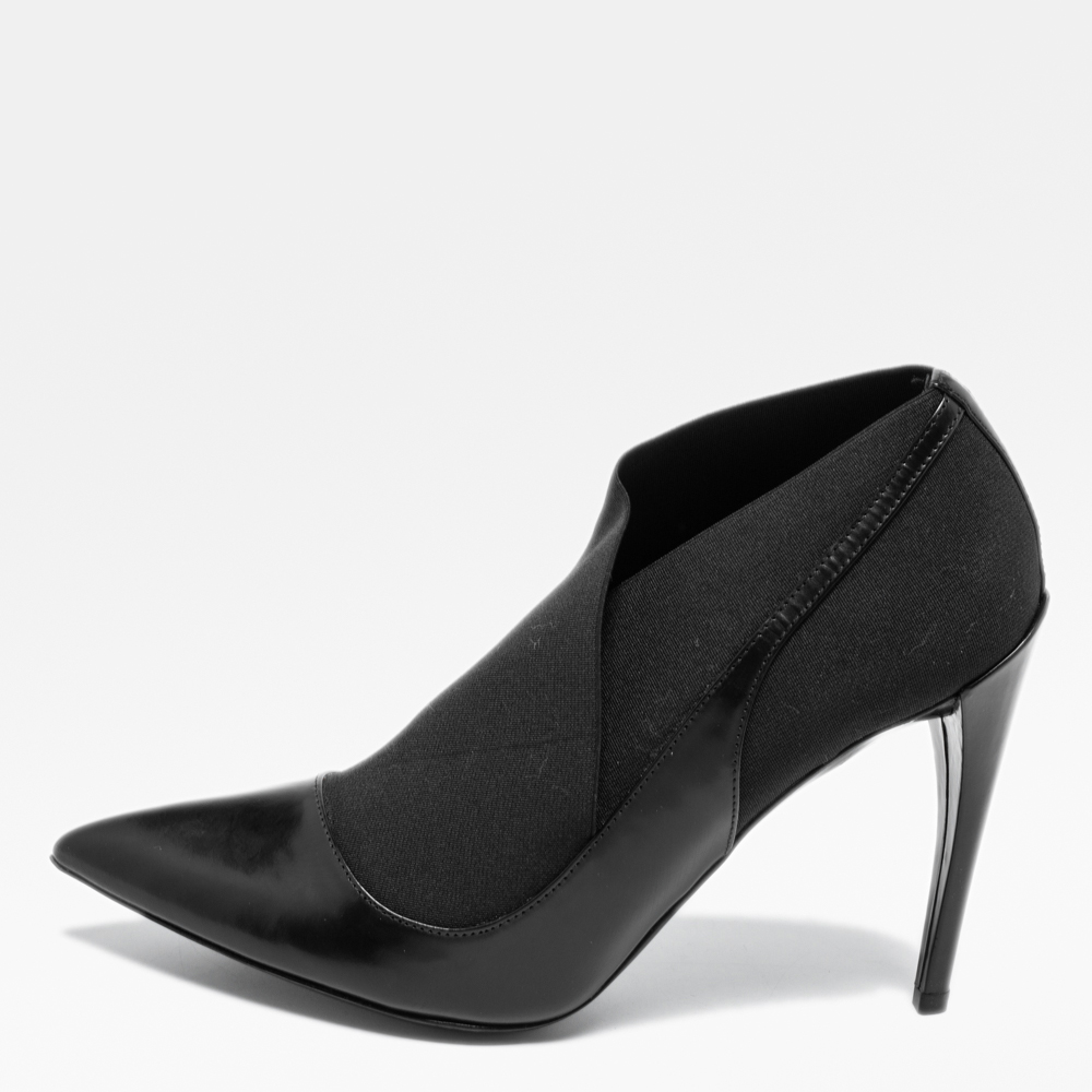 Click to view more detailed imagery on our partner's website Pre-owned Dior Black Leather And Stretch Fabric Pointed Toe Booties Size 39
