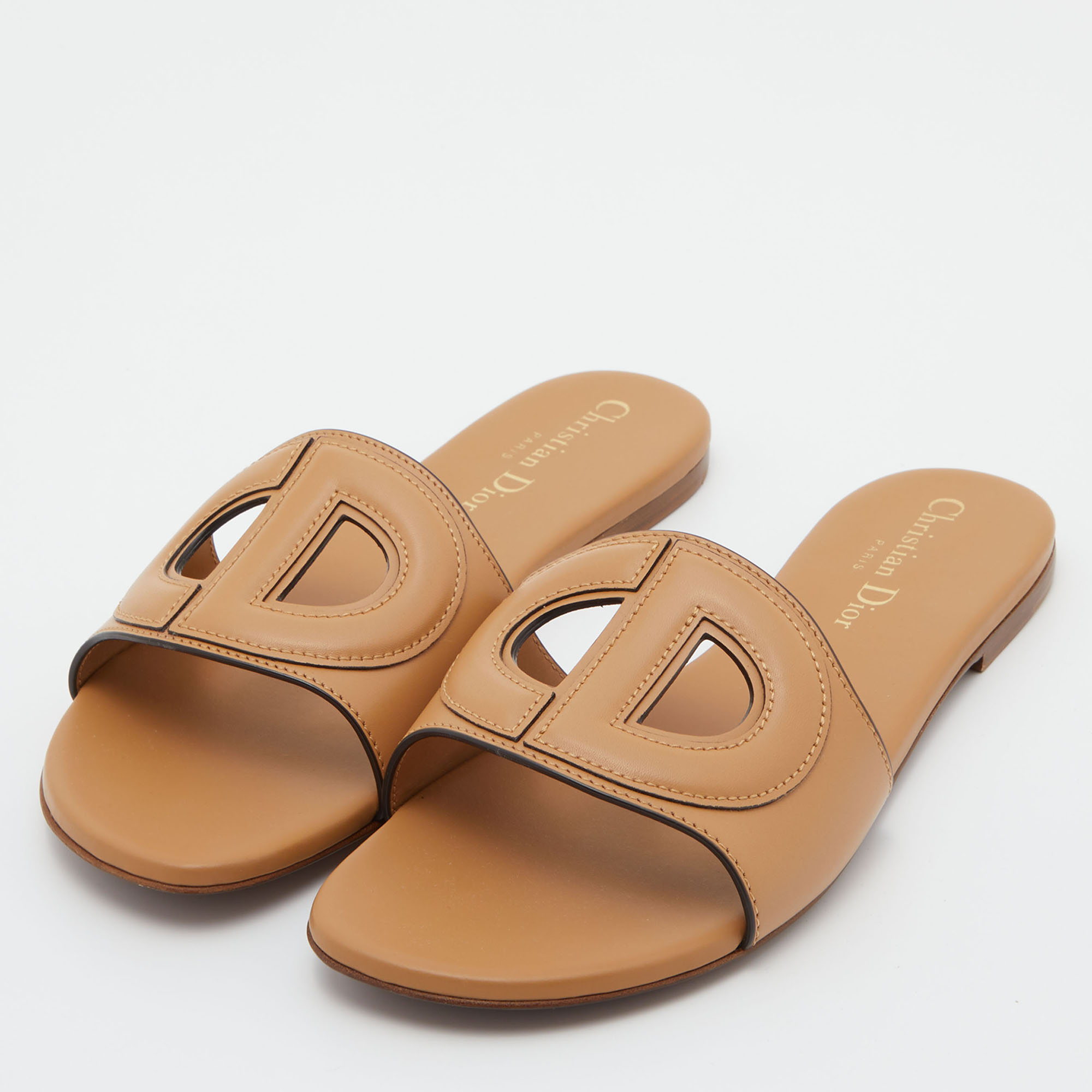 

Dior Beige Leather D Club Flat Slides Size