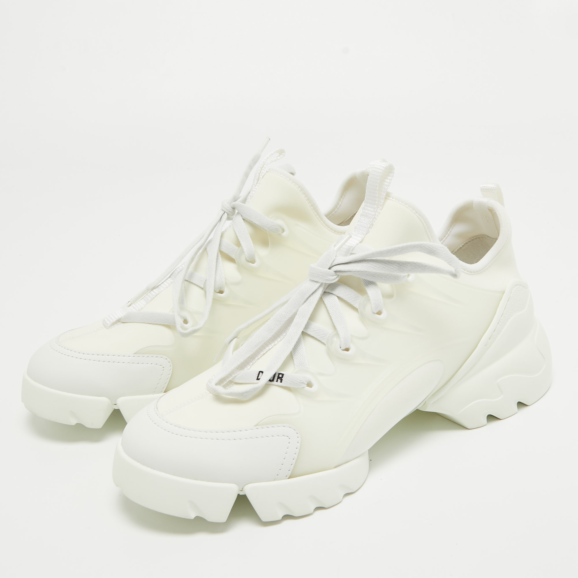

Dior White Fabric and Leather D-Connect Low Top Sneakers Size