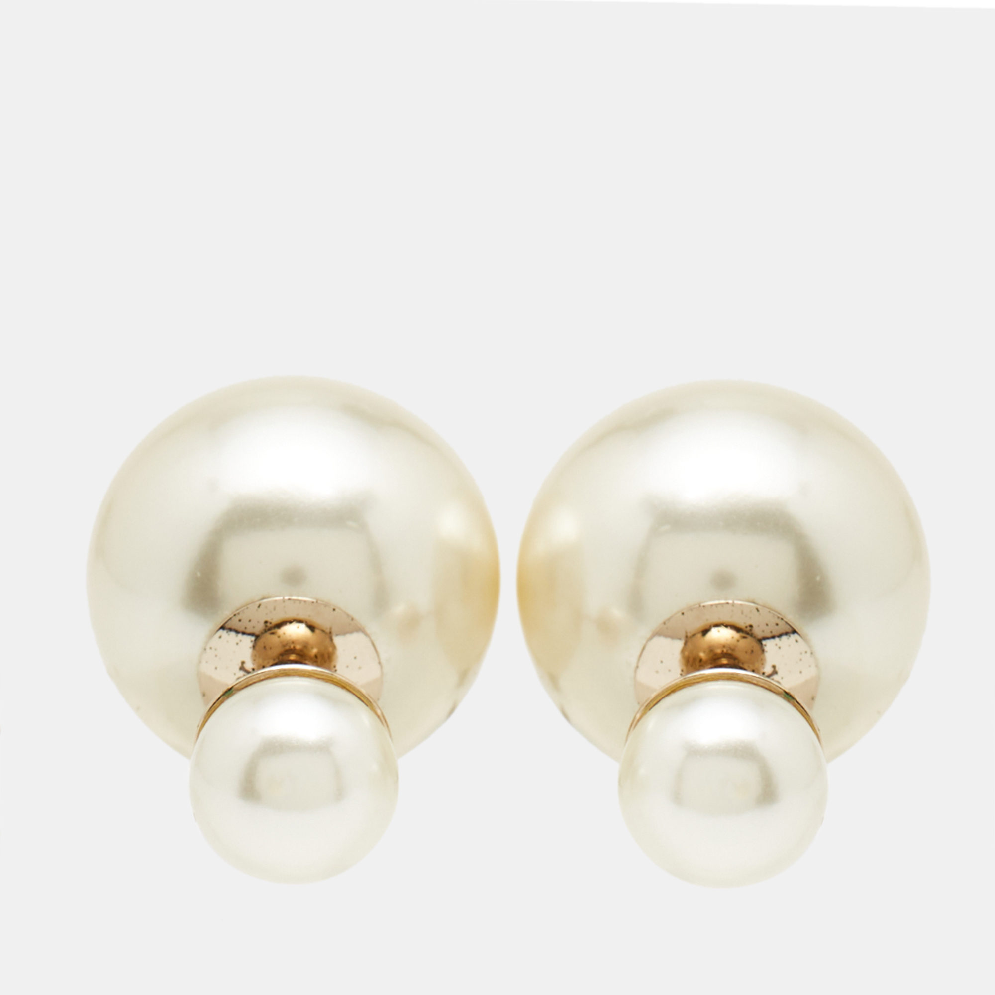 

Dior Tribales Faux Pearl Gold Tone Metal Earrings