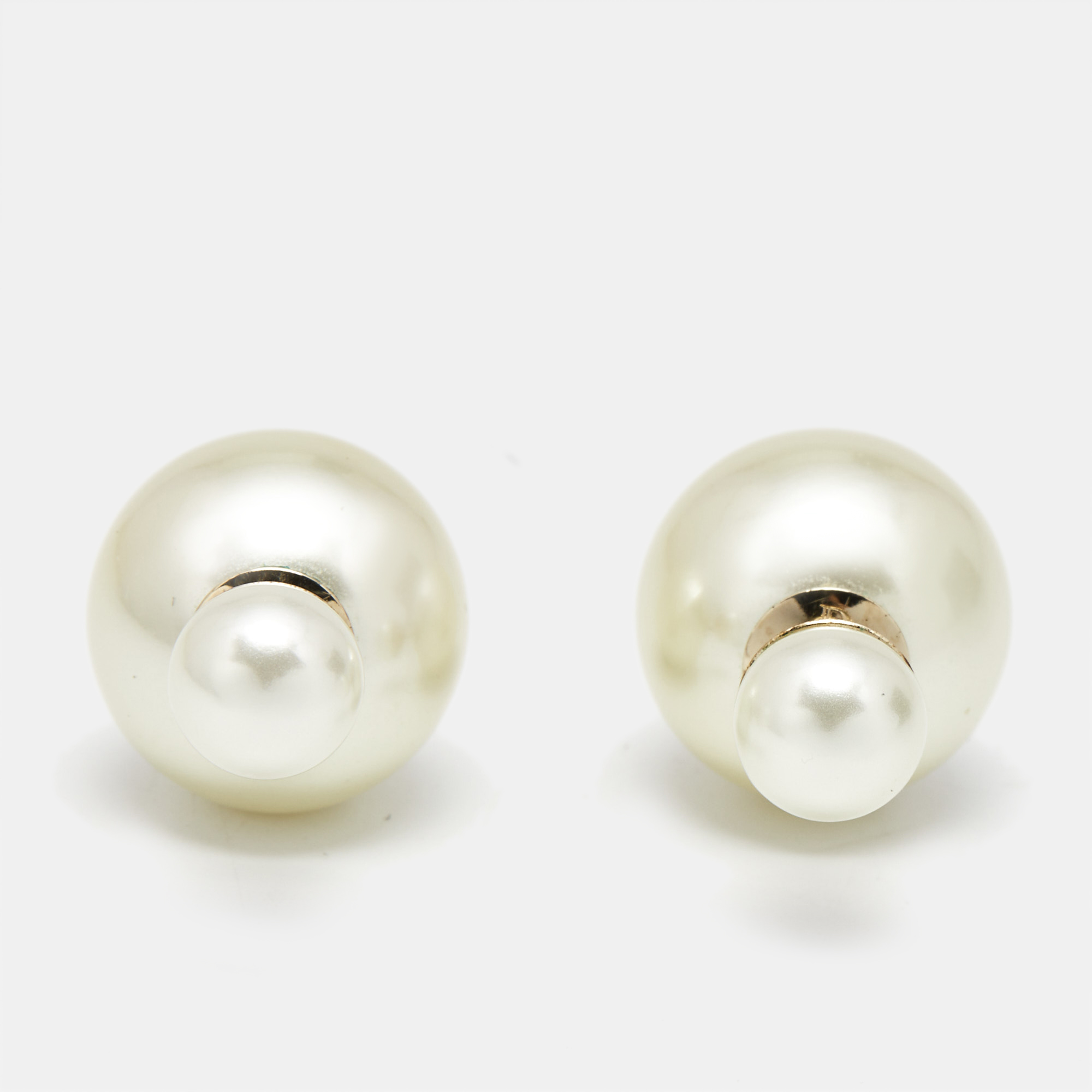 

Dior Tribales Faux Pearl Gold Tone Metal Stud Earrings