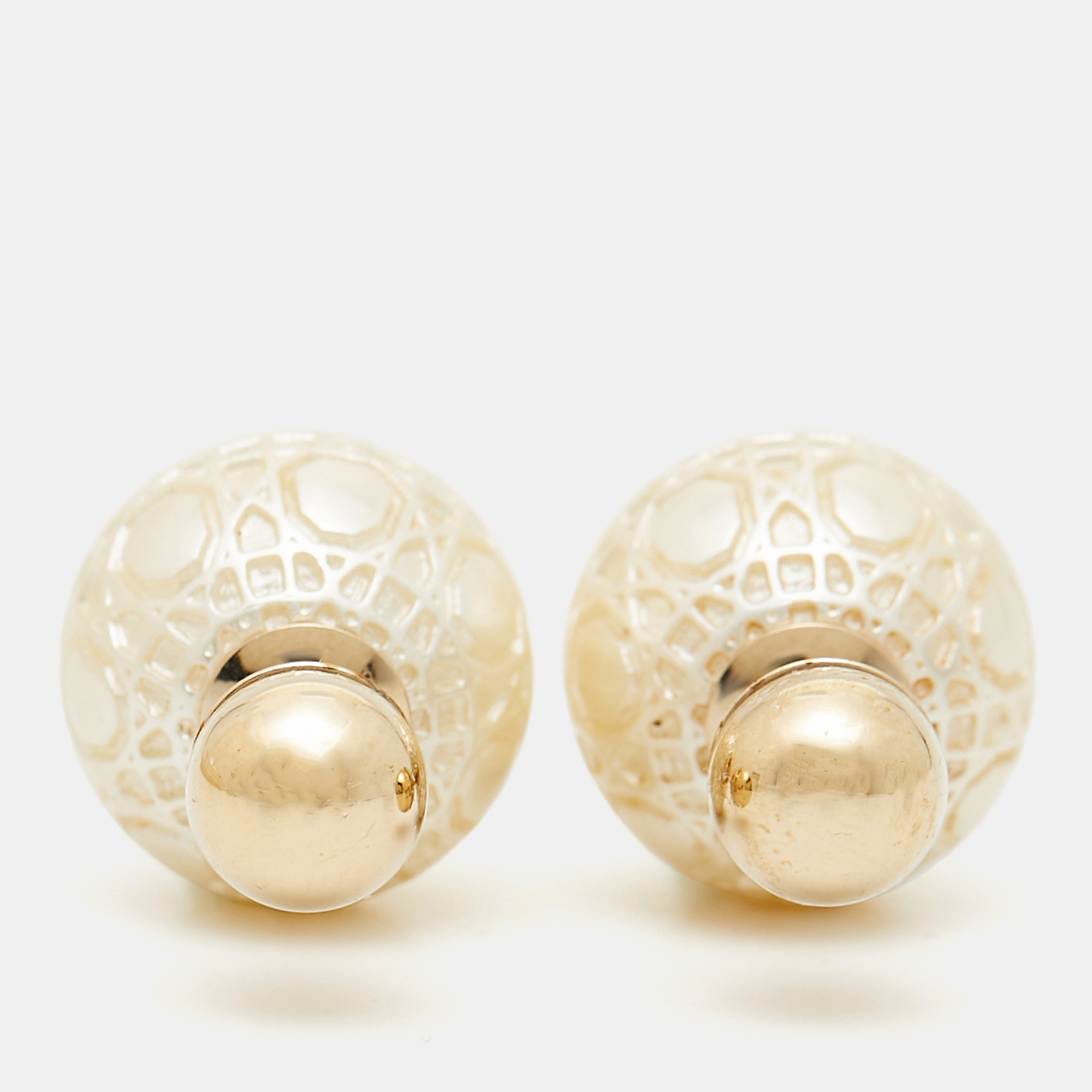 

Dior Tribales Secret Cannage Faux Pearls Gold Tone Metal Earrings