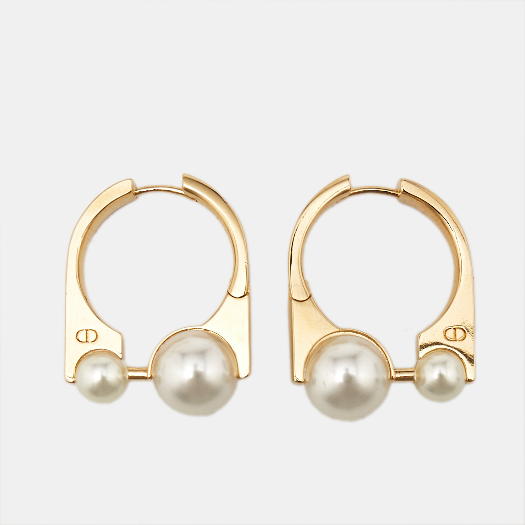 

Dior Tribales Faux Pearl Gold Tone Earrings