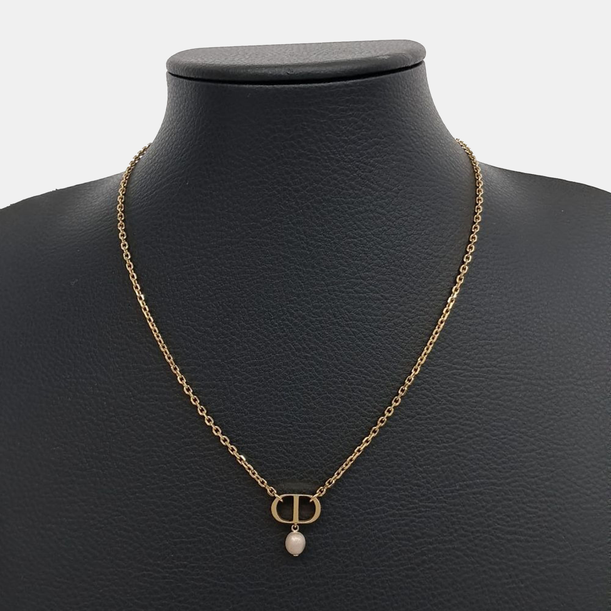 

Dior Gold Pearl Necklace
