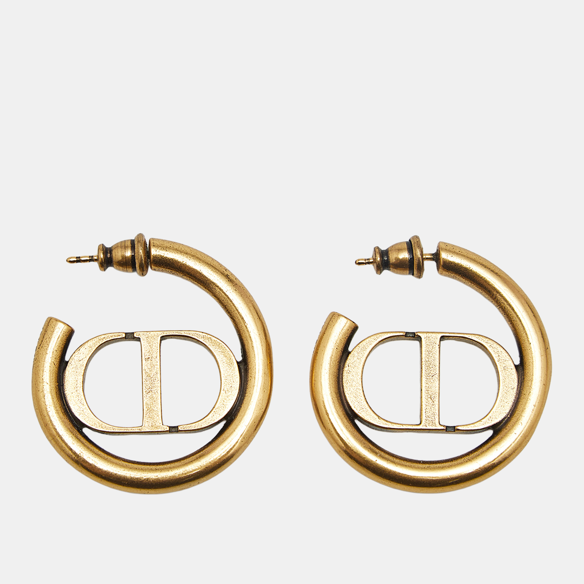 

Dior 30 Montaigne CD Gold Tone Earrings