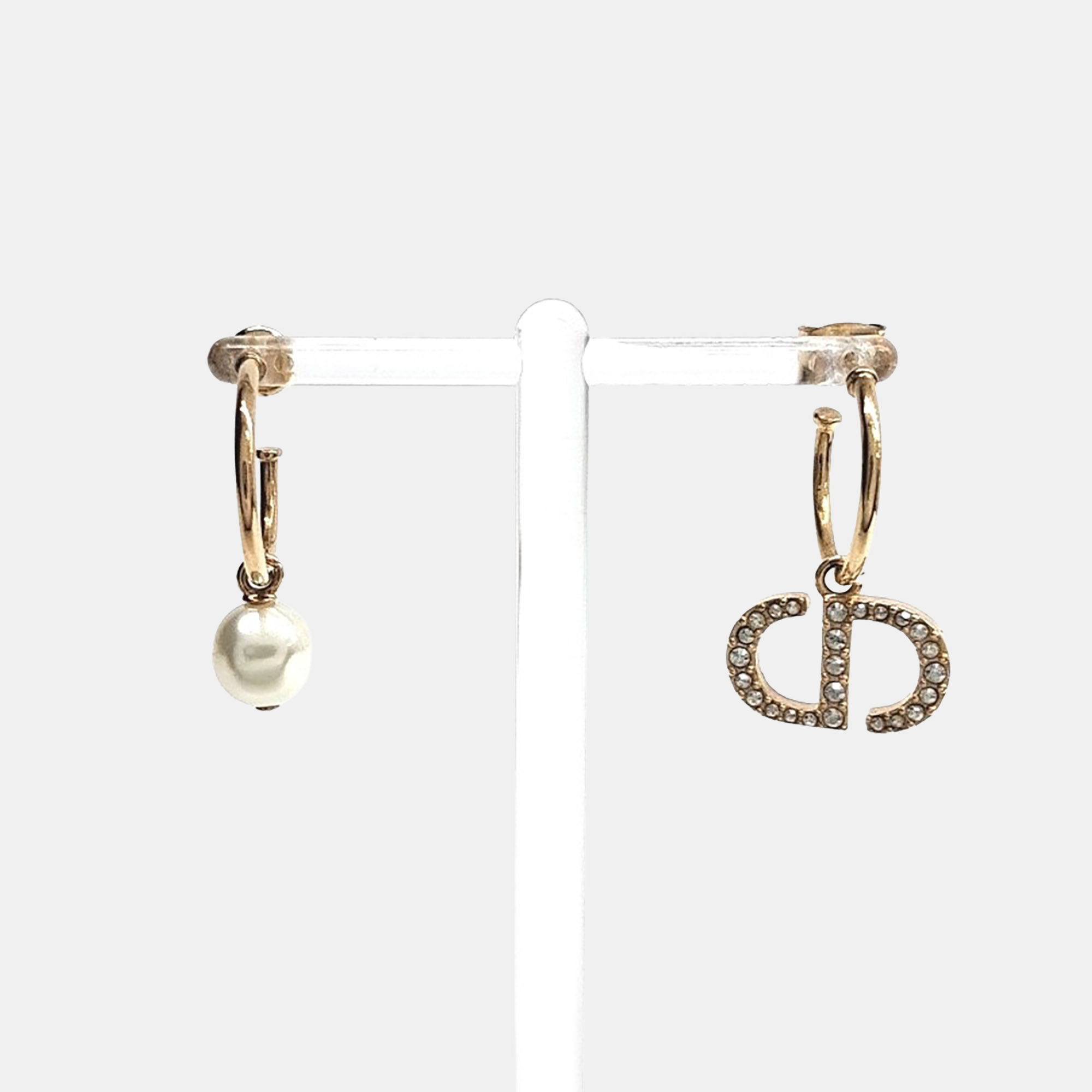 

Christian Dior metal earrings, Multicolor
