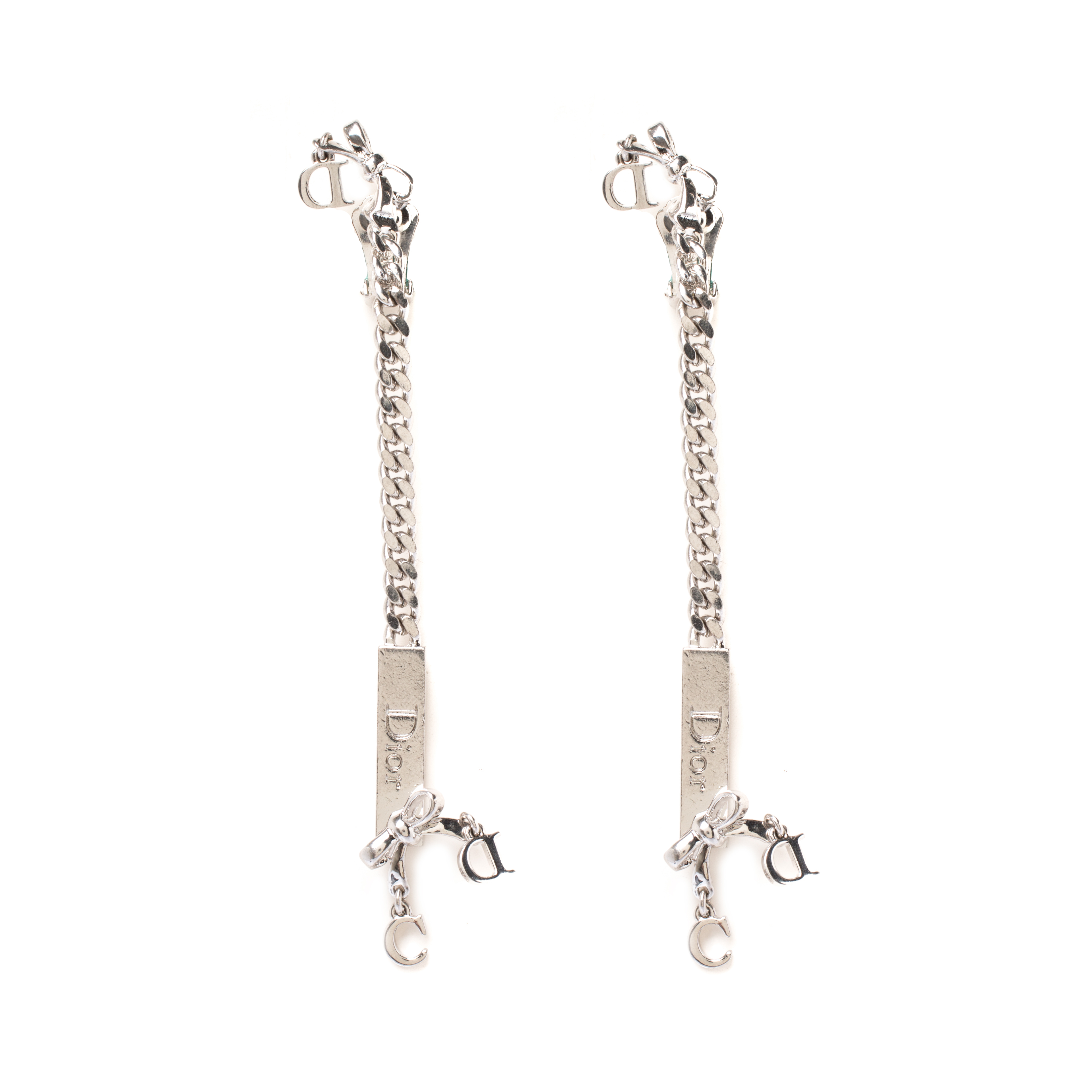 مملوكة مسبقًا Dior Bow Chain Tag Silver Tone Clip-on Dangle Earrings
