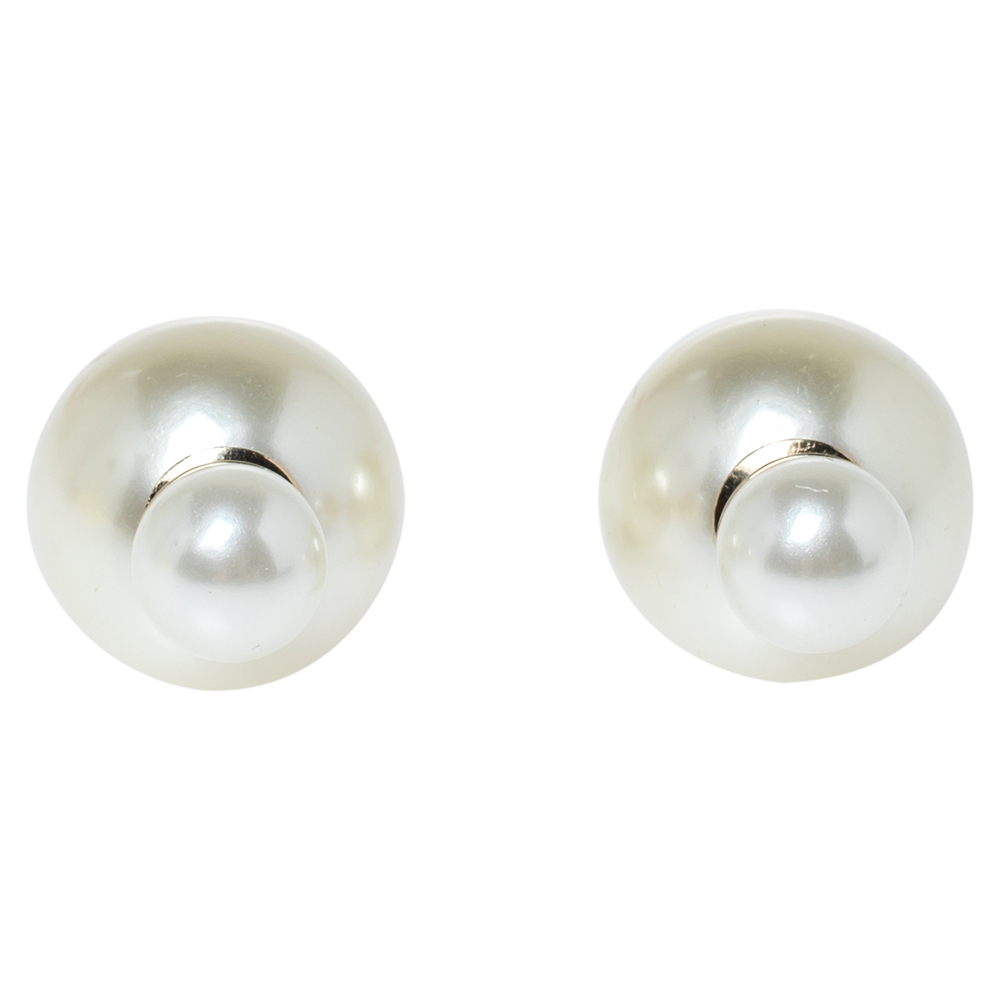 مملوكة مسبقًا Dior Tribales Faux Pearl Gold Tone Metal Stud Earrings