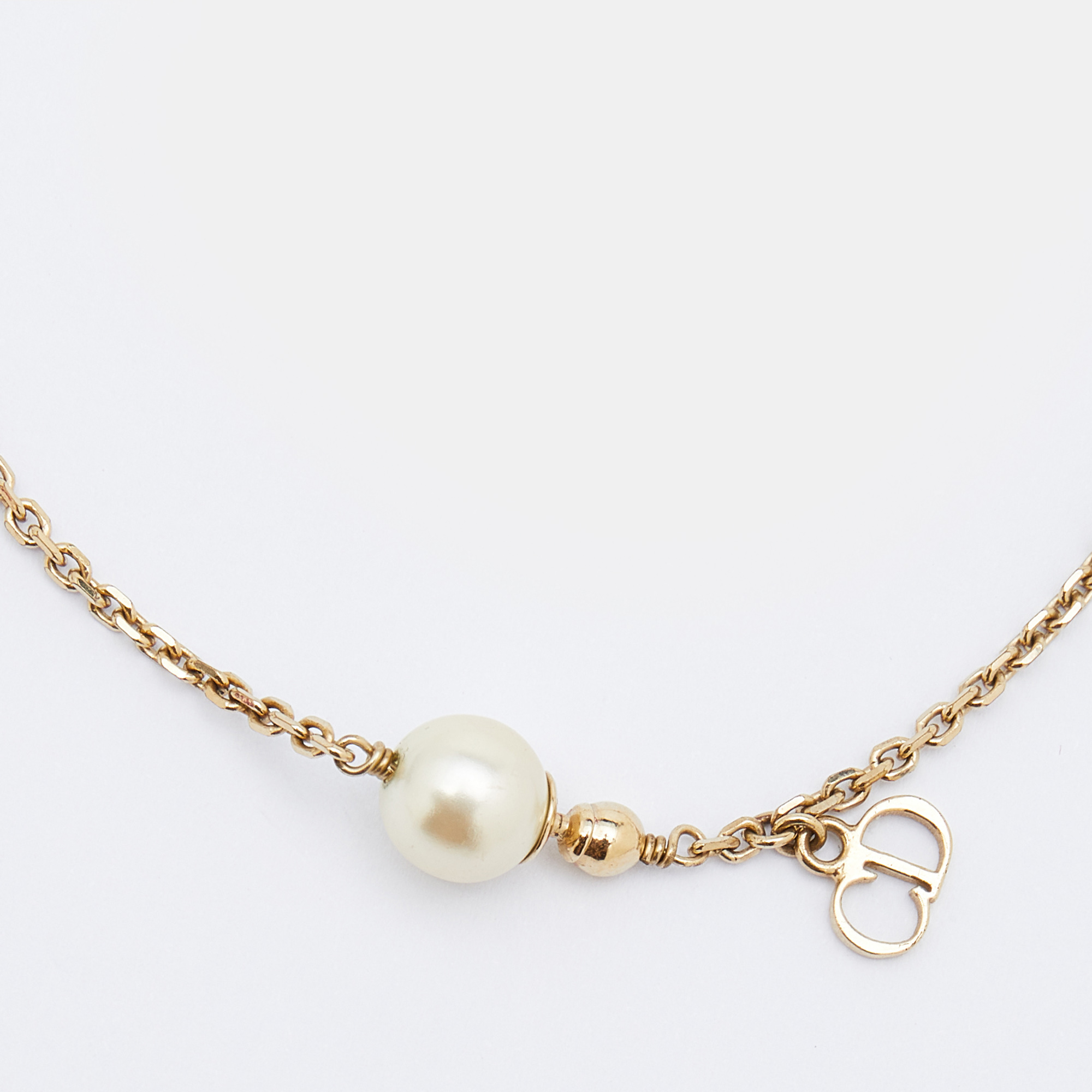 

Dior Le Petite Tribale Faux Pearl Gold Tone Chain Bracelet