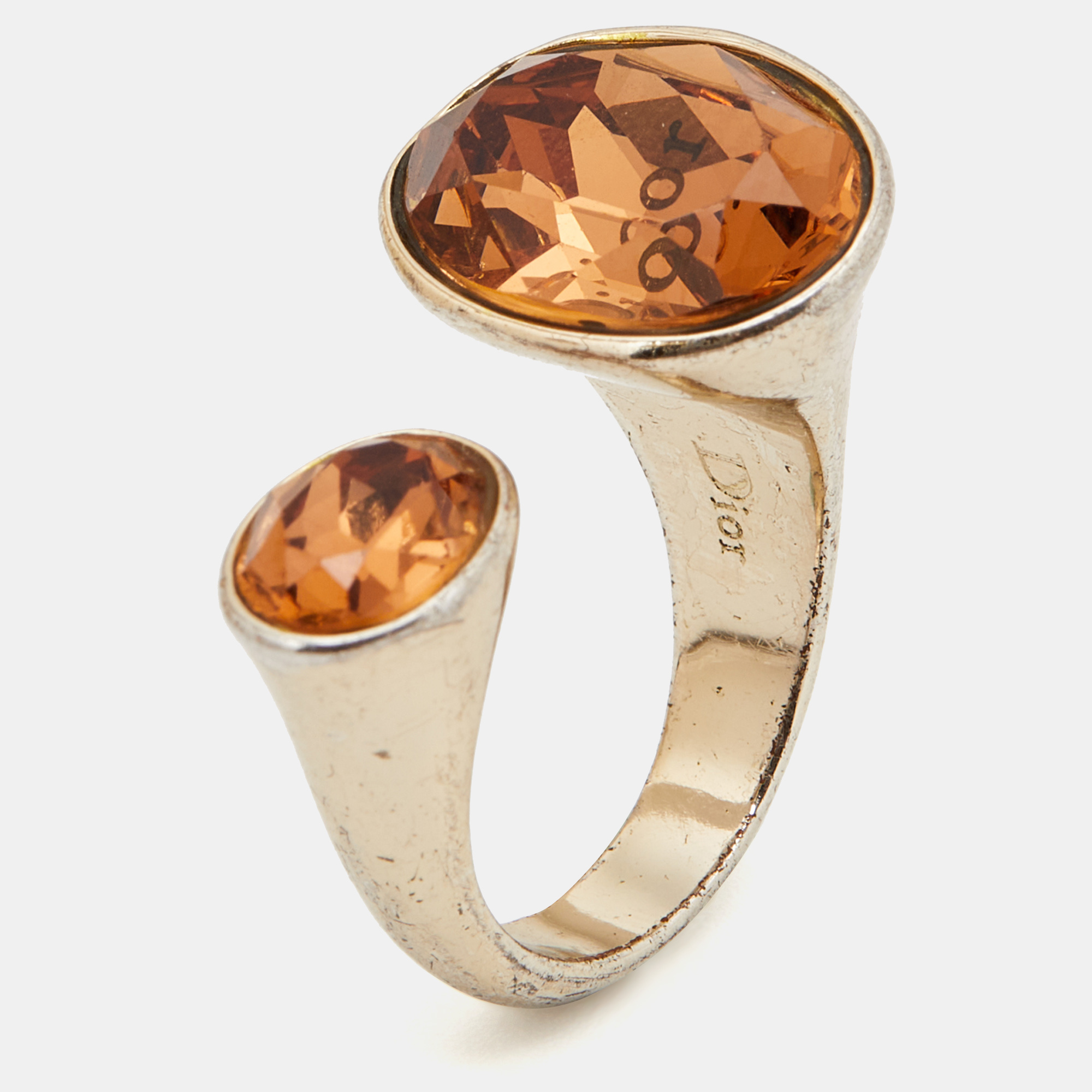 To adorn your fingers in the most elegant way we bring you this designer ring. It has been carved using top quality materials and will elevate your look instantly.