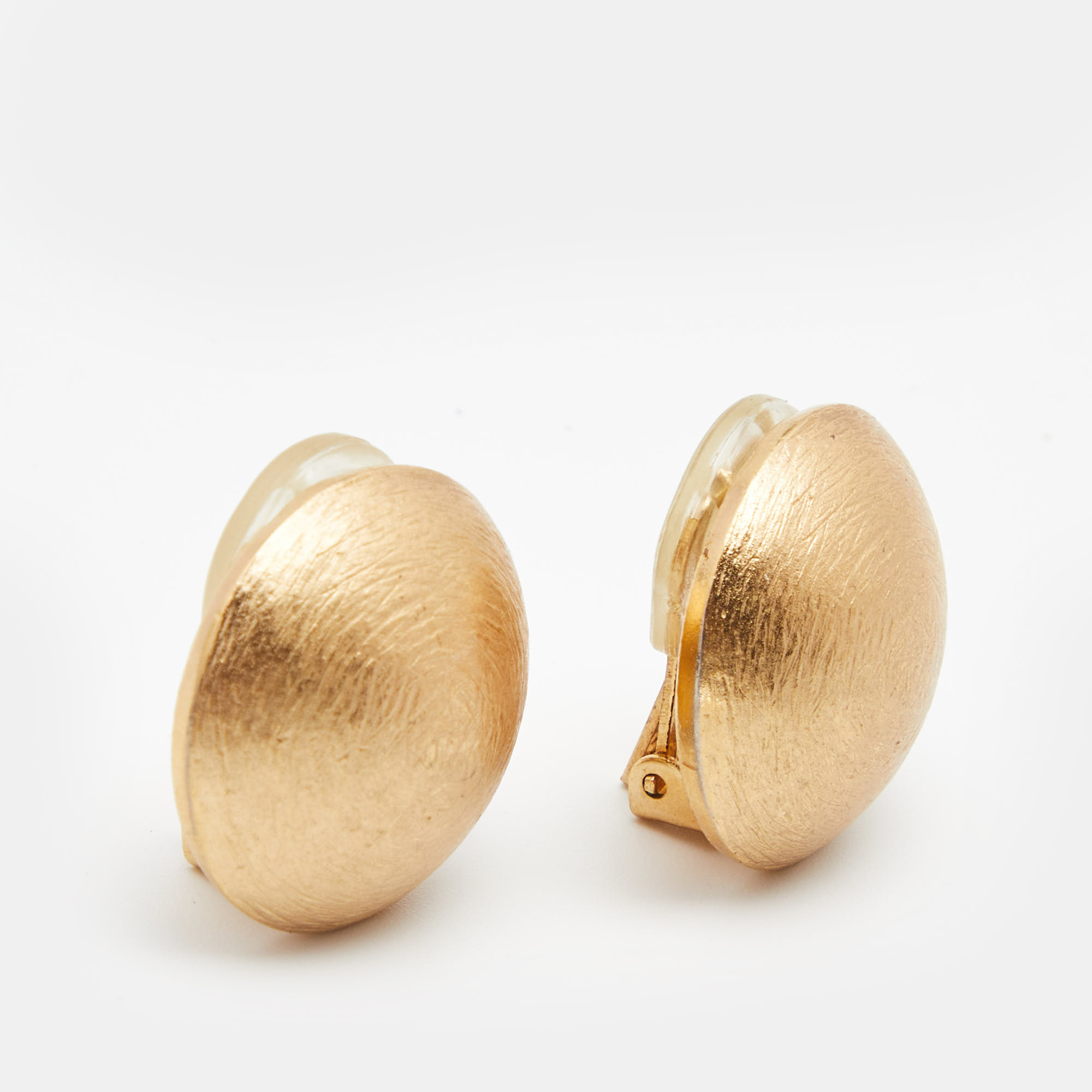 

Dior Gold Tone Clip On Earrings