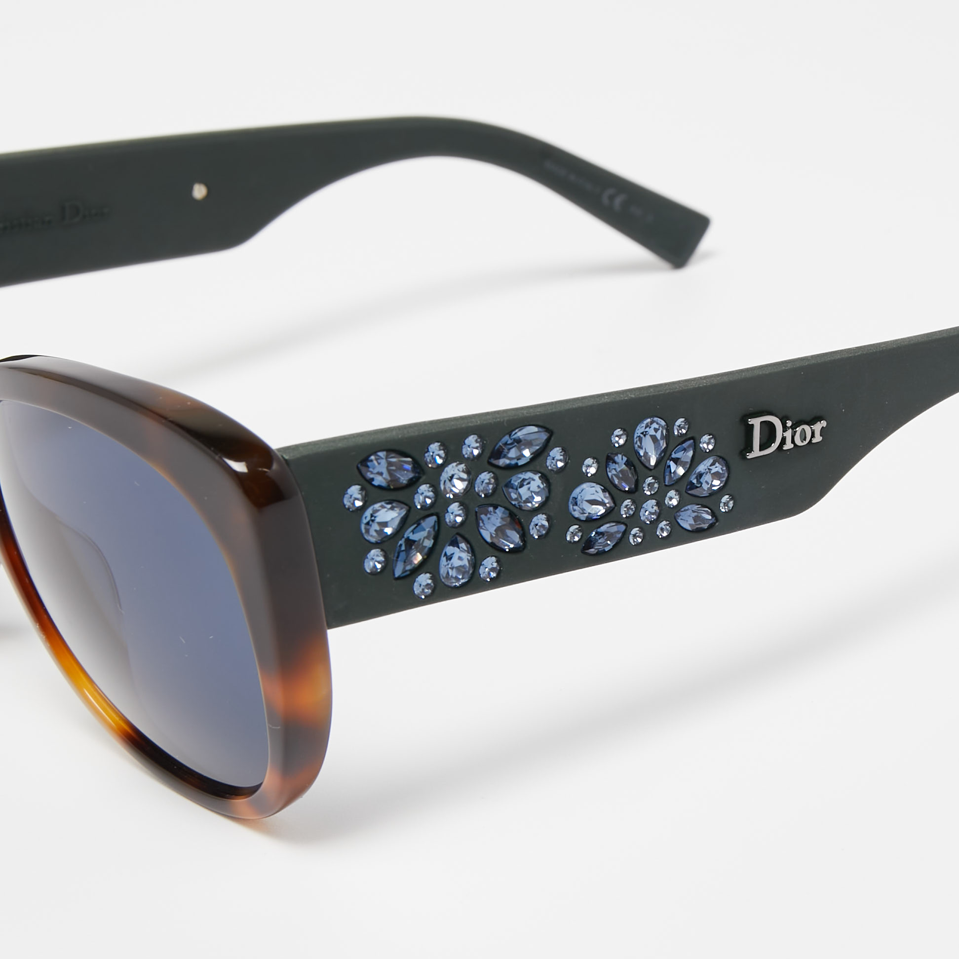 

Dior Brown/Blue Inedite Crystals Embellished Cat Eye Sunglasses