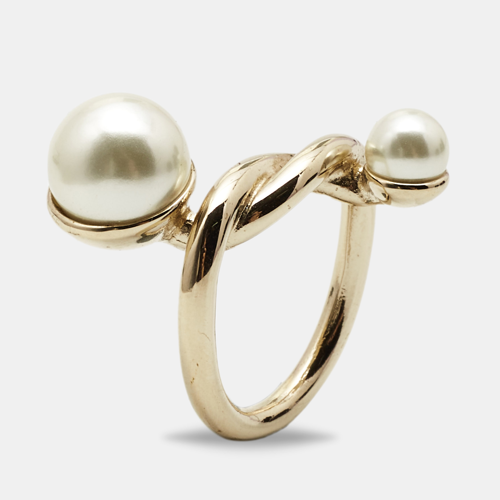 

Dior Faux Pearl Gold Tone RIng Size