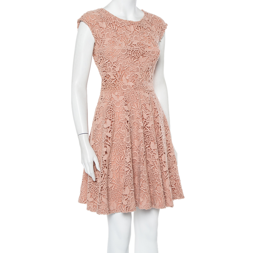 

Christian Dior Light Pink Lace Flared Dress