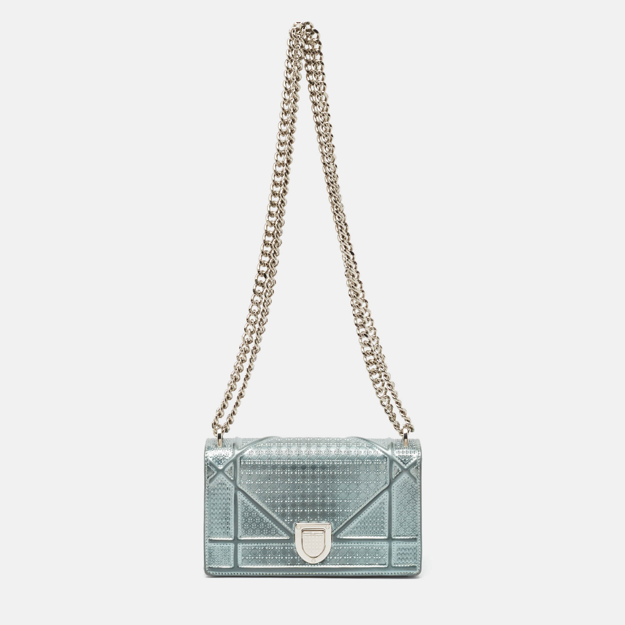 

Dior Light Blue Microcannage Patent Leather Mini Diorama Chain Shoulder Bag