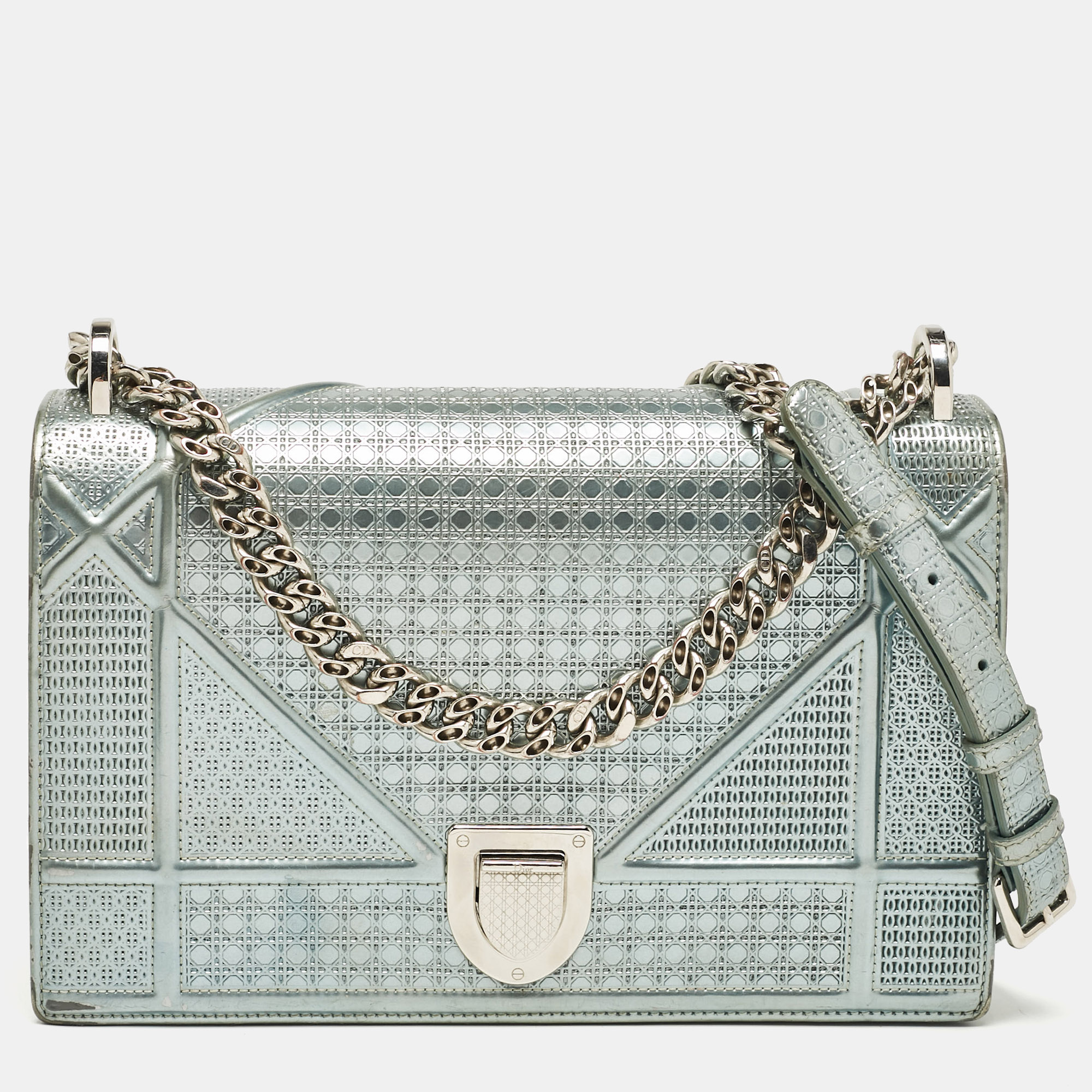 

Dior Light Green Cannage Patent Leather  Diorama Flap Shoulder Bag