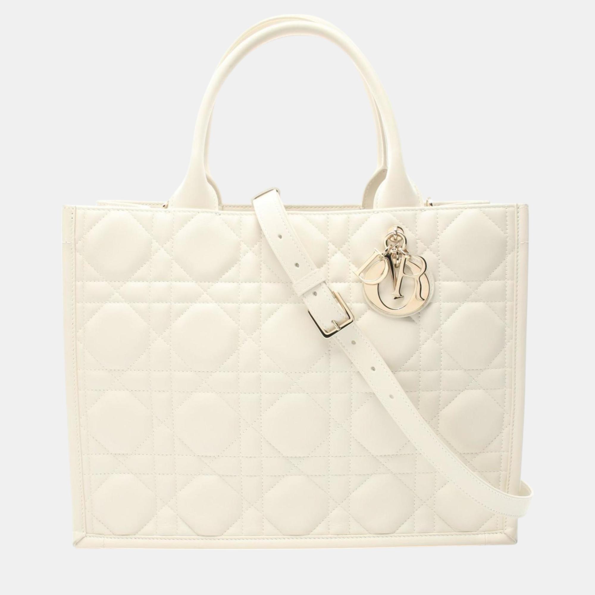 

Christian Dior White Leather Tote Book Medium Macrocannage Bag