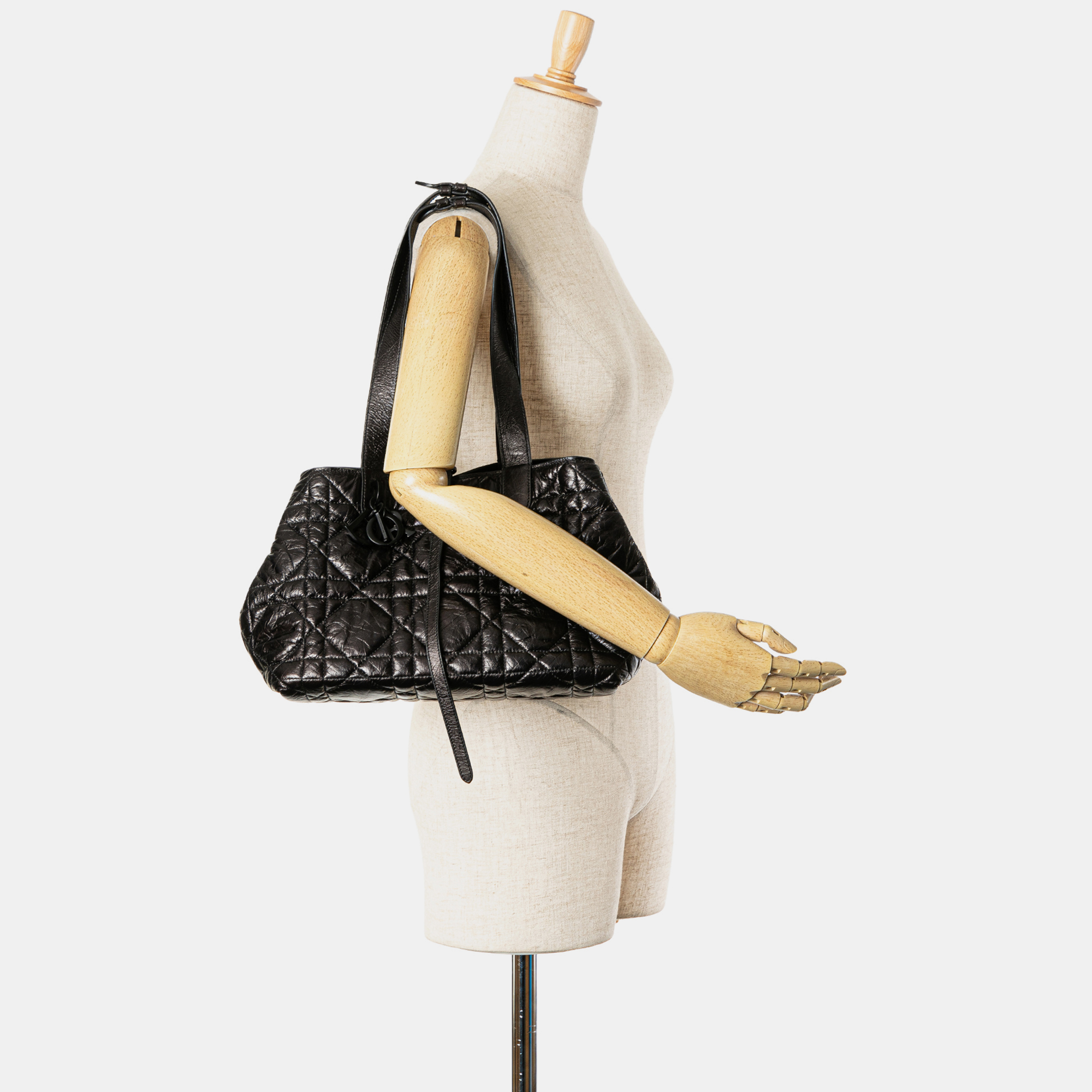 Dior Black Medium Macrocannage Calfskin Toujours Handbag 