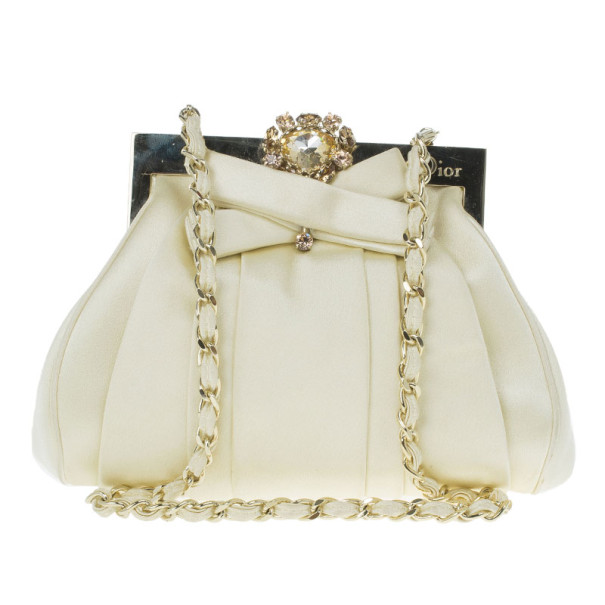 مملوكة مسبقًا Dior Cream Satin Drapé Evening Clutch