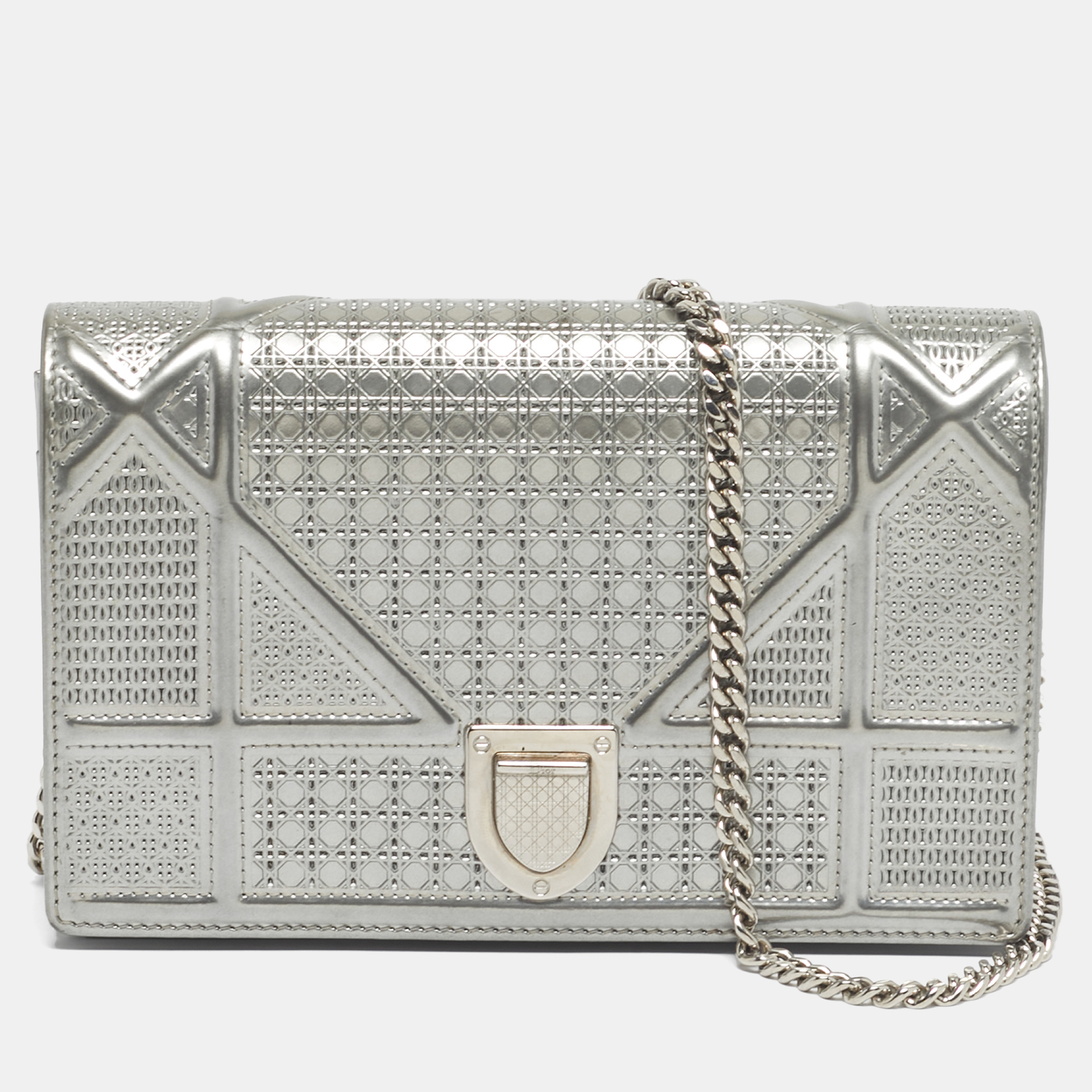 

Dior Silver Microcannage Patent Leather Mini Diorama Chain Bag