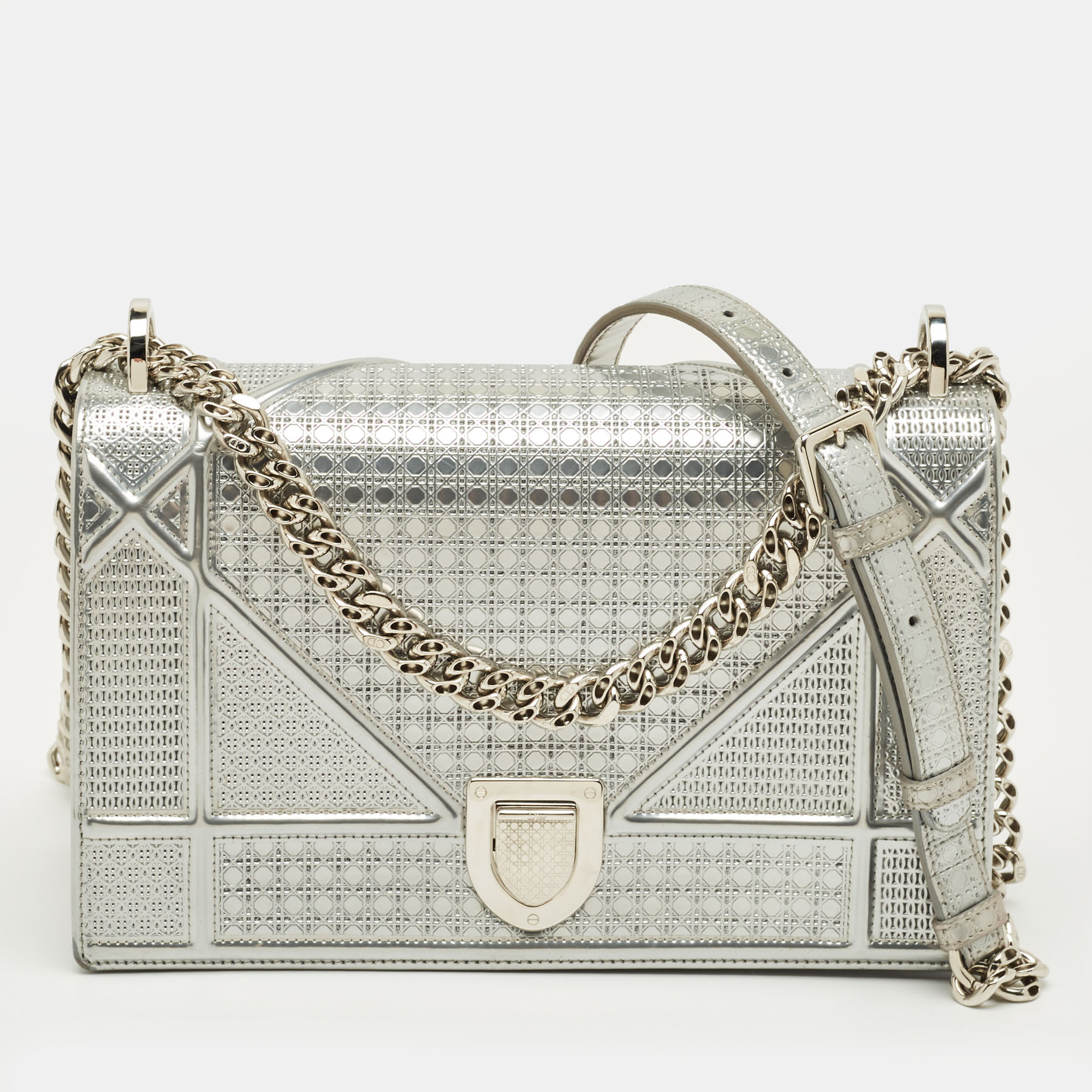

Dior Silver Patent Leather  Diorama Shoulder Bag