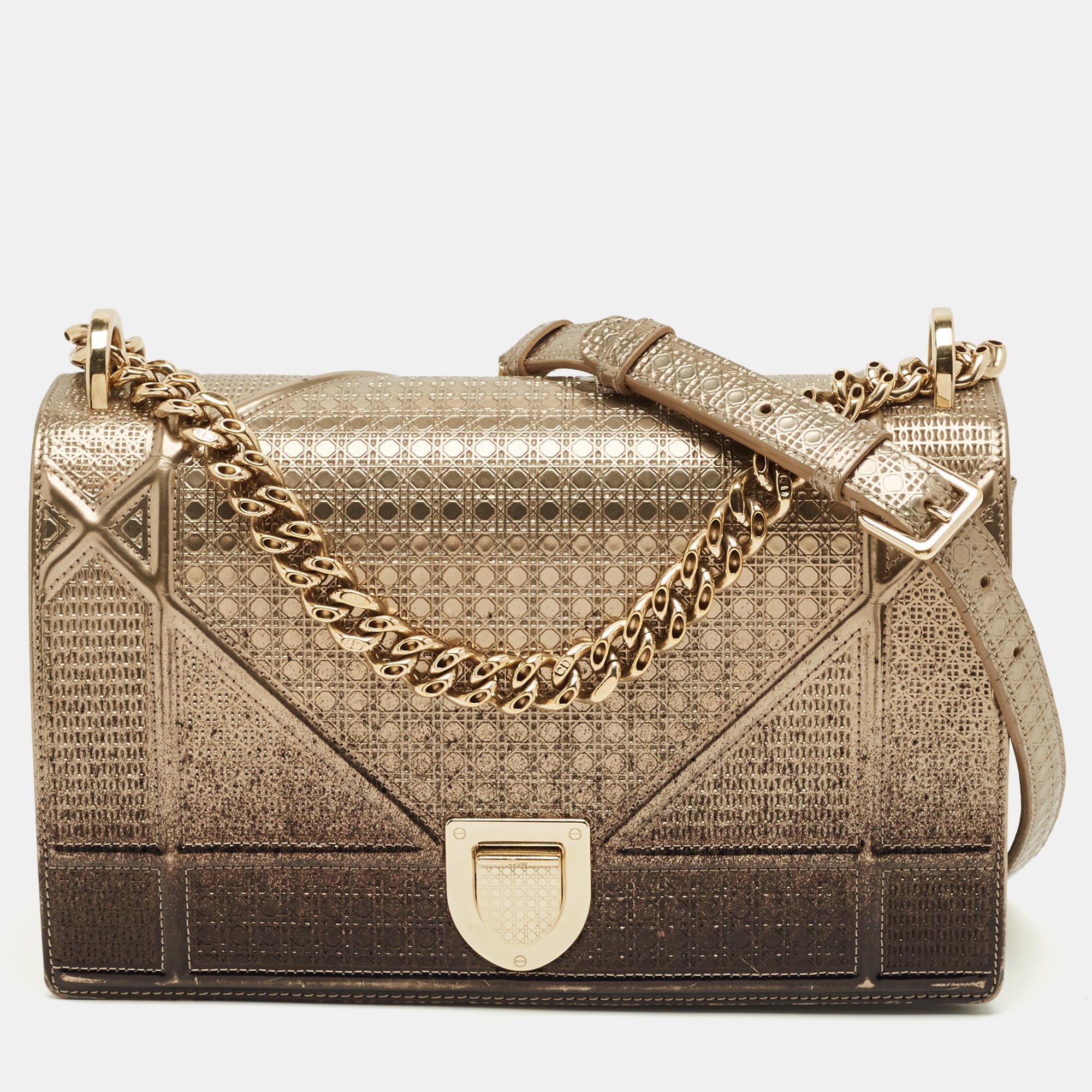 

Dior Ombre Gold Microcannage Patent Leather Medium Diorama Shoulder Bag