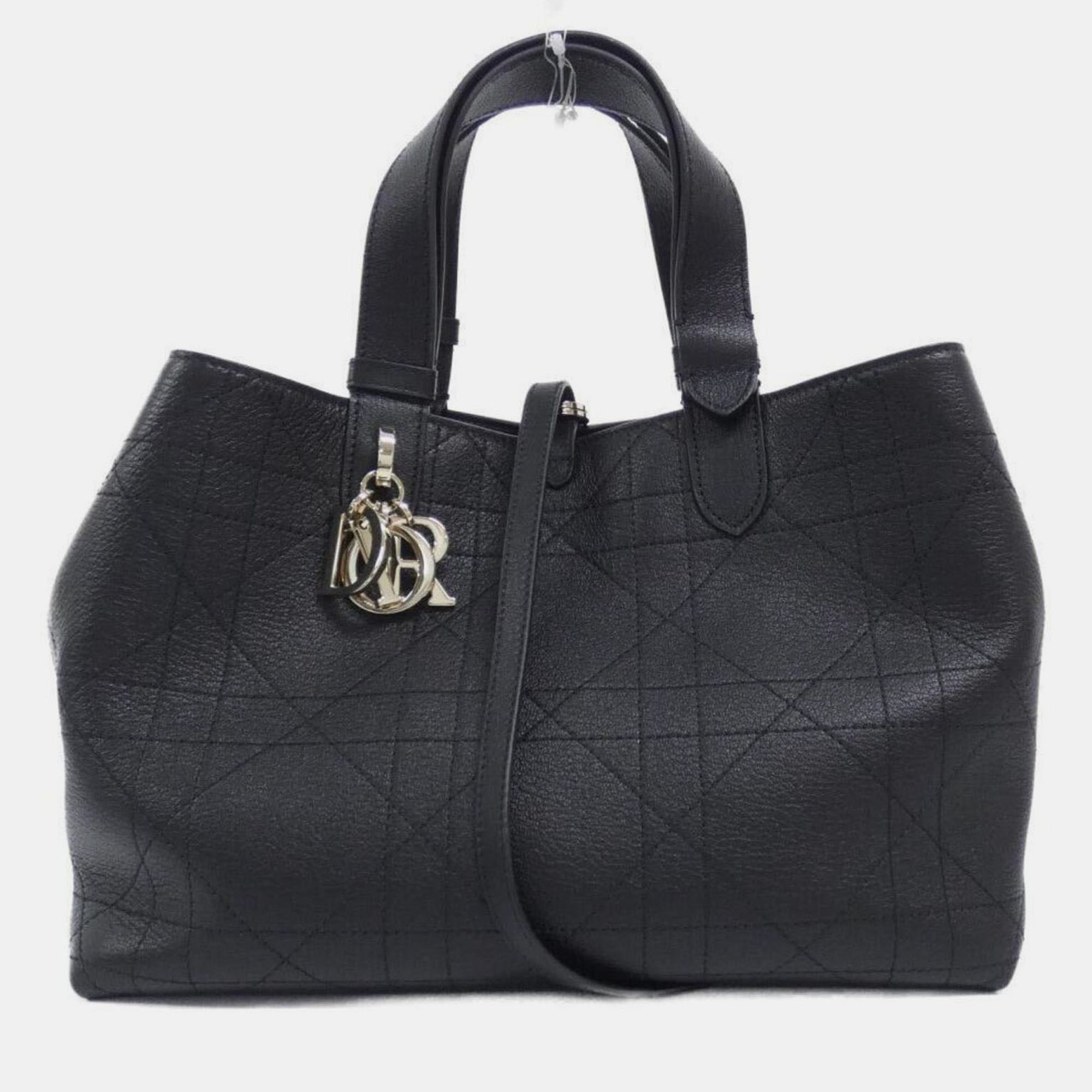 Click to view more detailed imagery on our partner's website Pre-owned Dior Christian Toujours Medium Handbag In Black