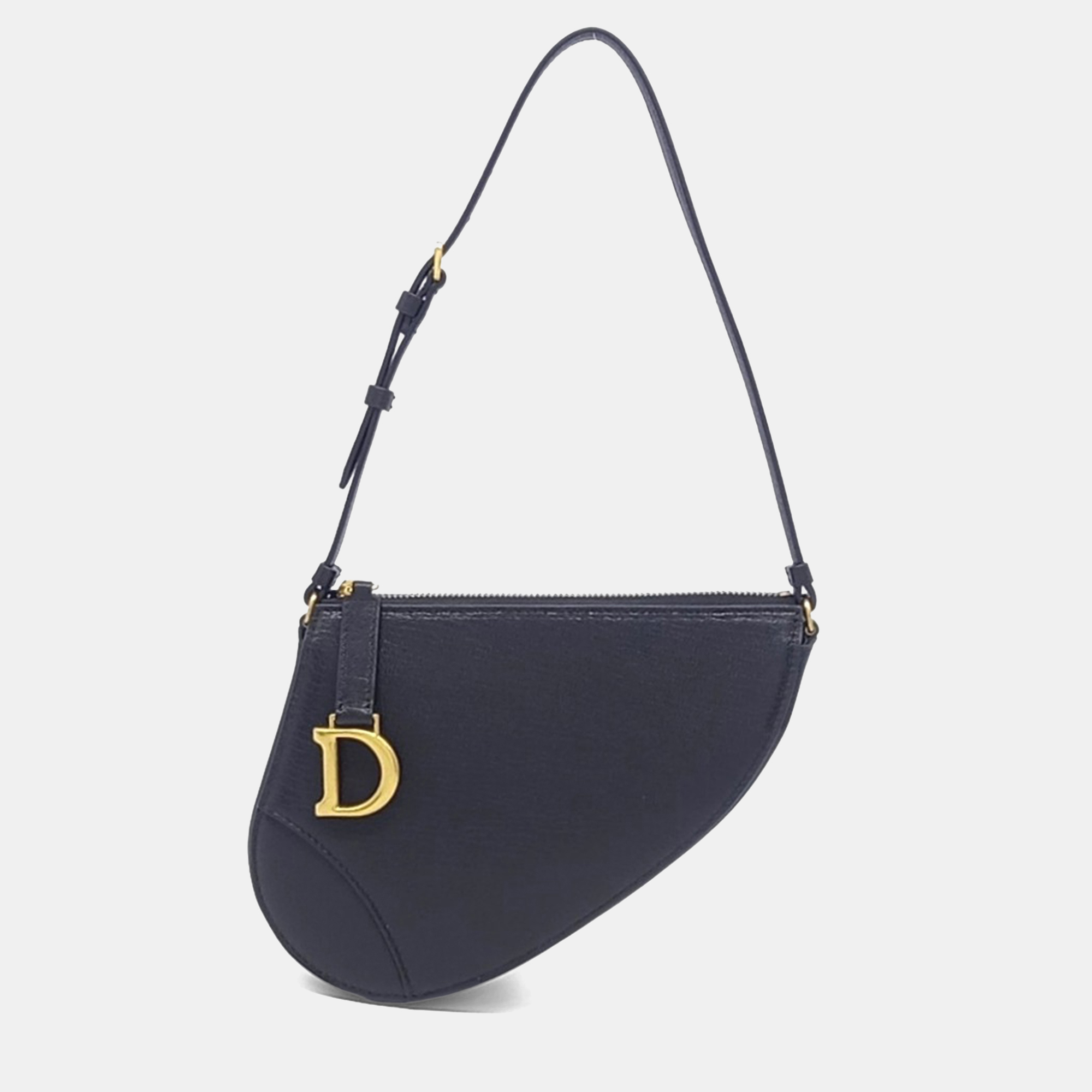Click to view more detailed imagery on our partner's website Pre-owned Dior Black Leather Saddle Shoulder Pouch