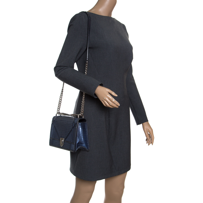 

Dior Metallic Blue Patent Leather Medium Diorama Shoulder Bag